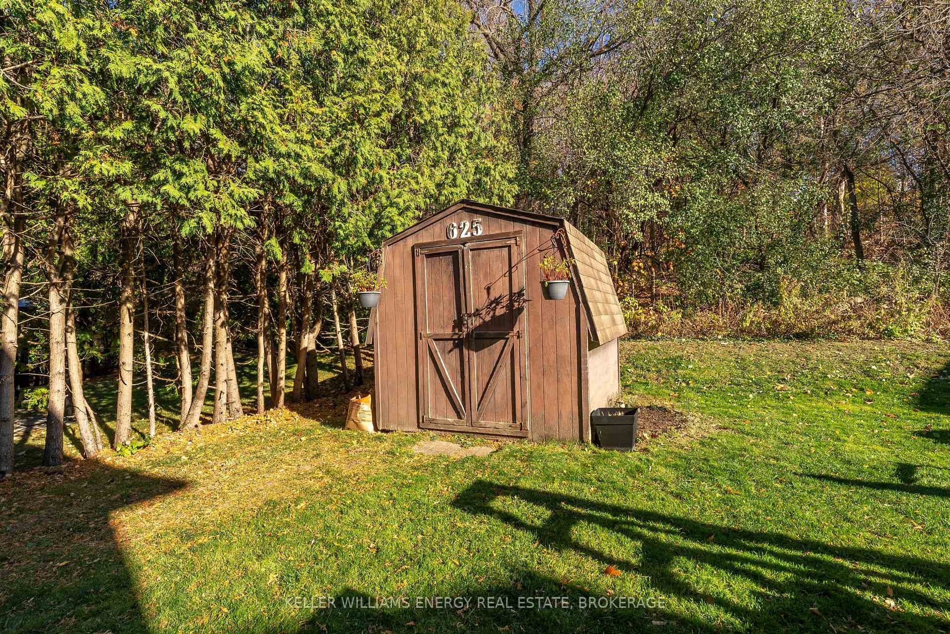 625 Grandview Street photo 33