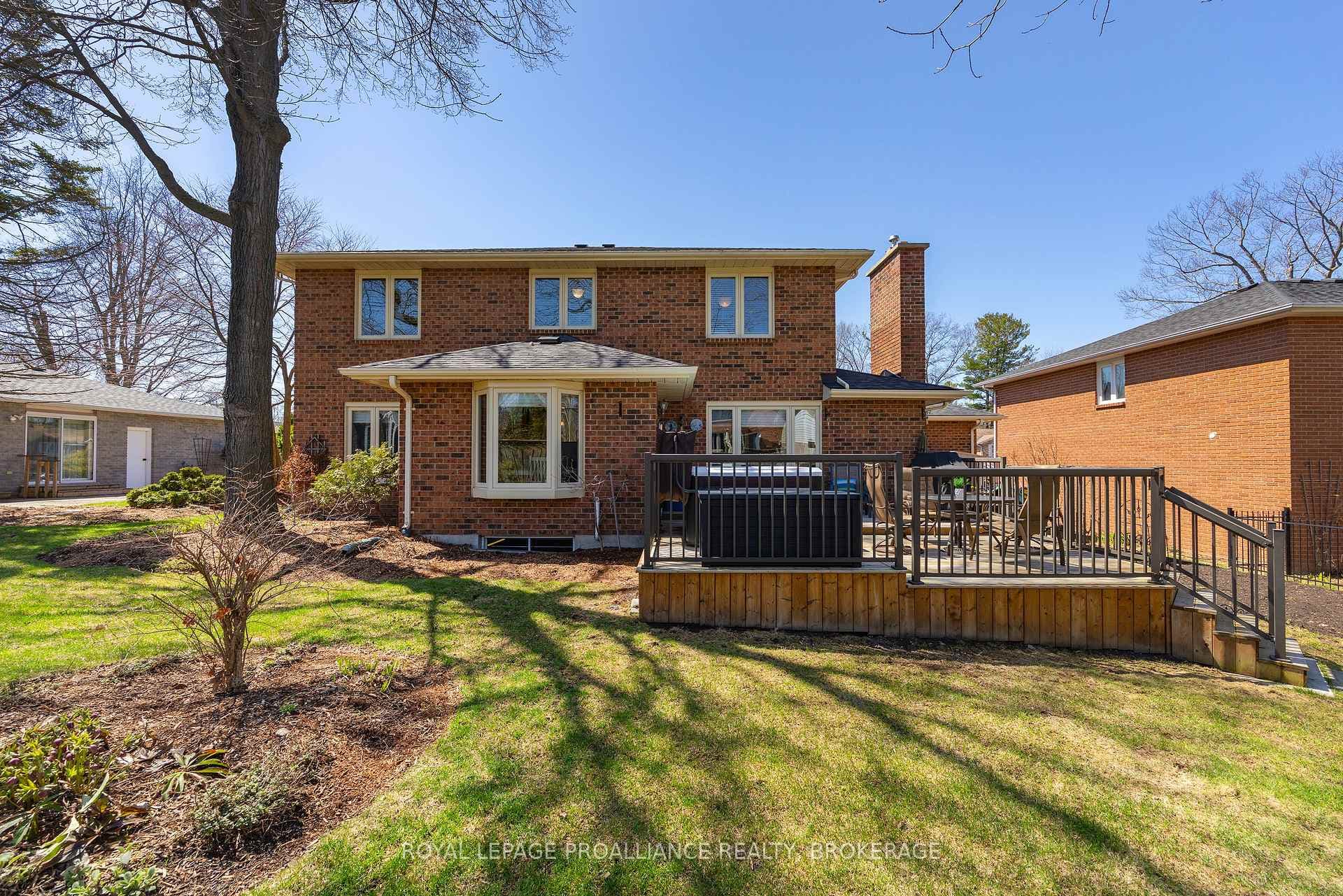 611 Rankin Crescent photo 43