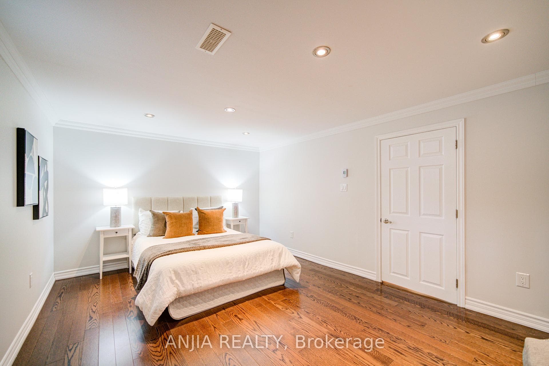 70 Briarwood Road photo 41
