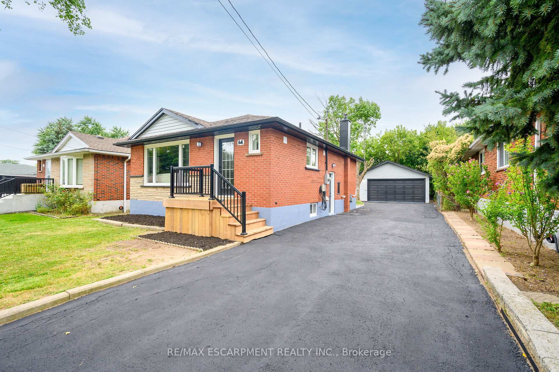 64 VICEROY Court photo 2