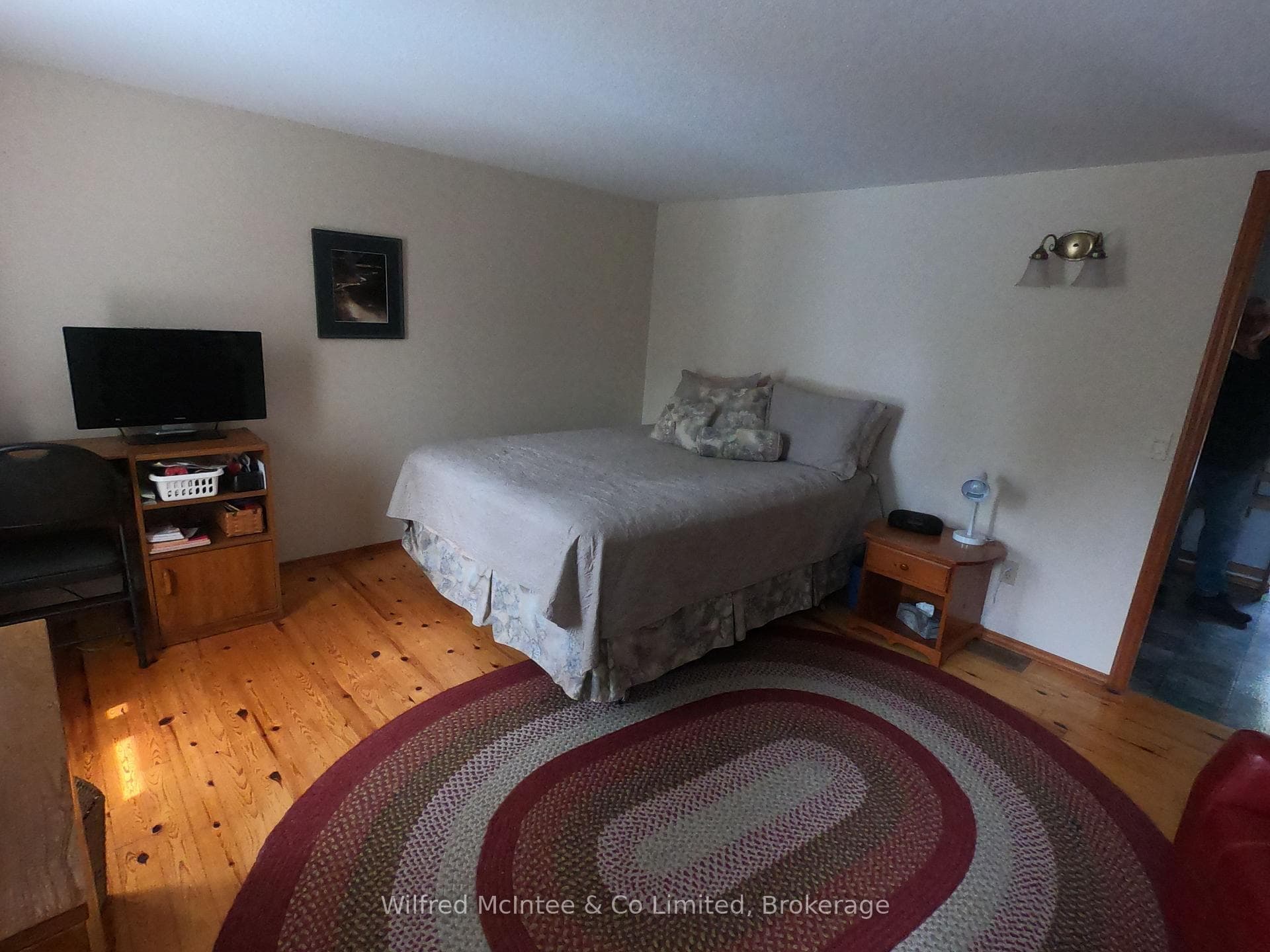 925 King Edward Avenue photo 23