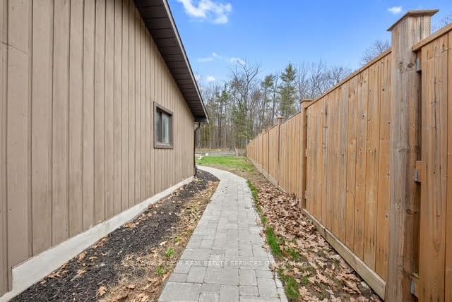 93 Ronald Avenue photo 31