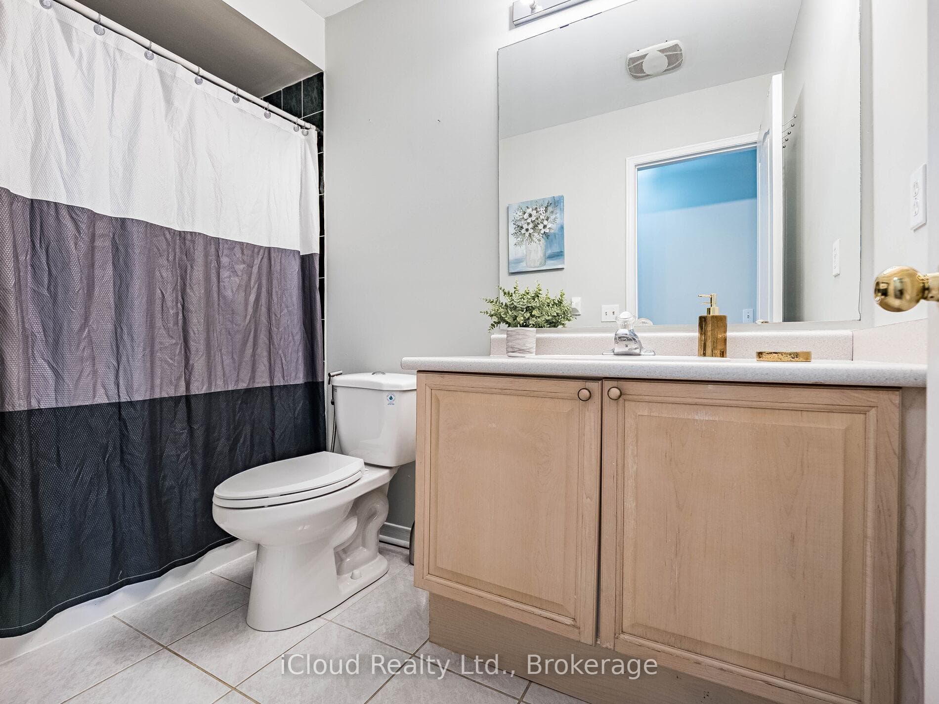 833 Scollard Court Unit 107 photo 35