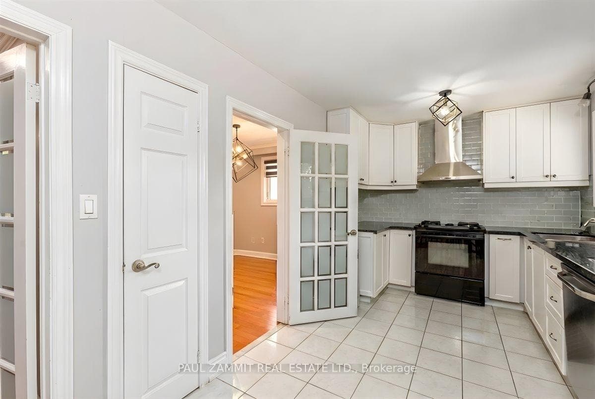 47 Ladyslipper Court photo 13