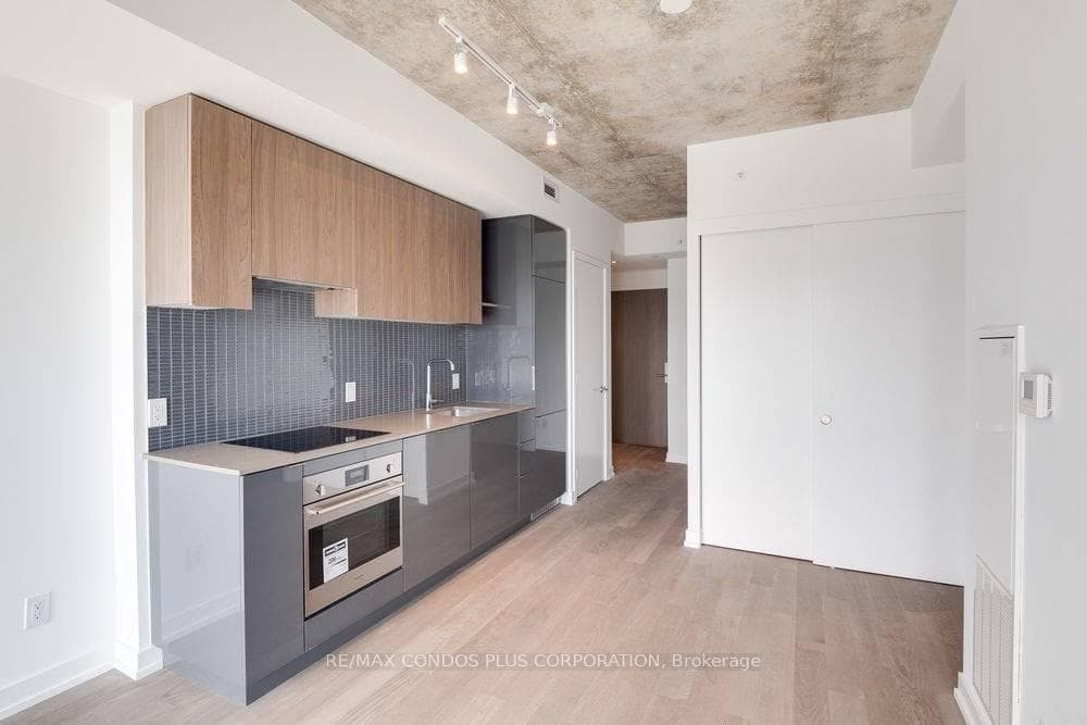 161 Roehampton Avenue Unit 3512 photo 17