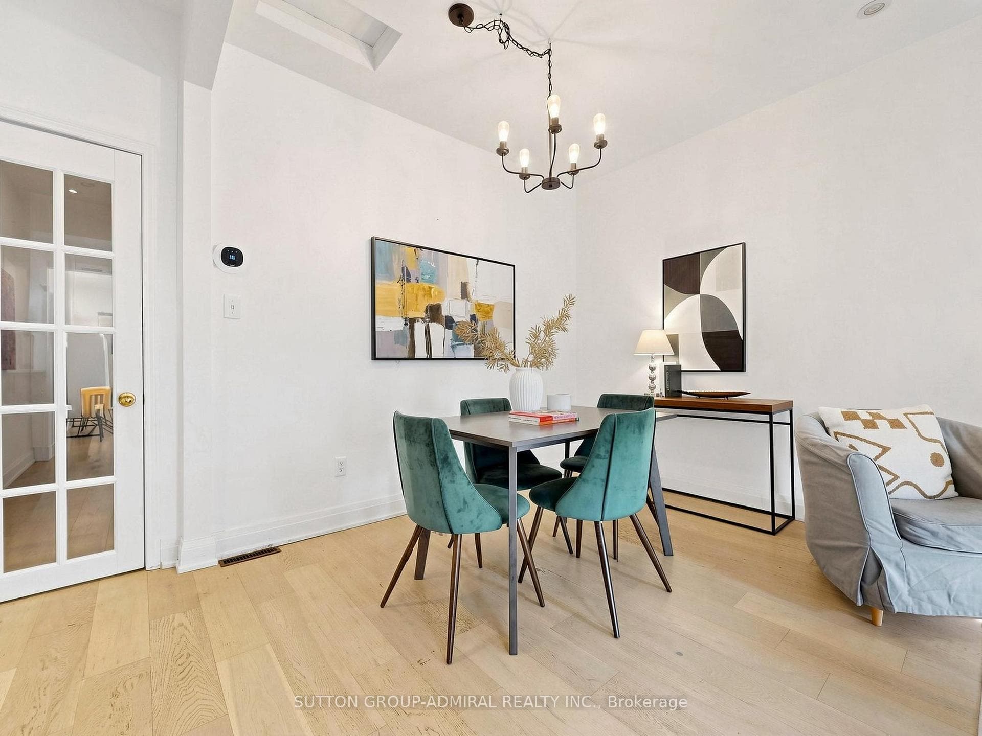 275 Victoria Park Avenue photo 8