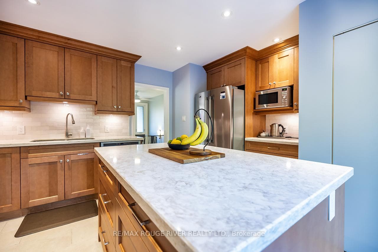 Chef's Delight Kitchen with Large Kitchen Island