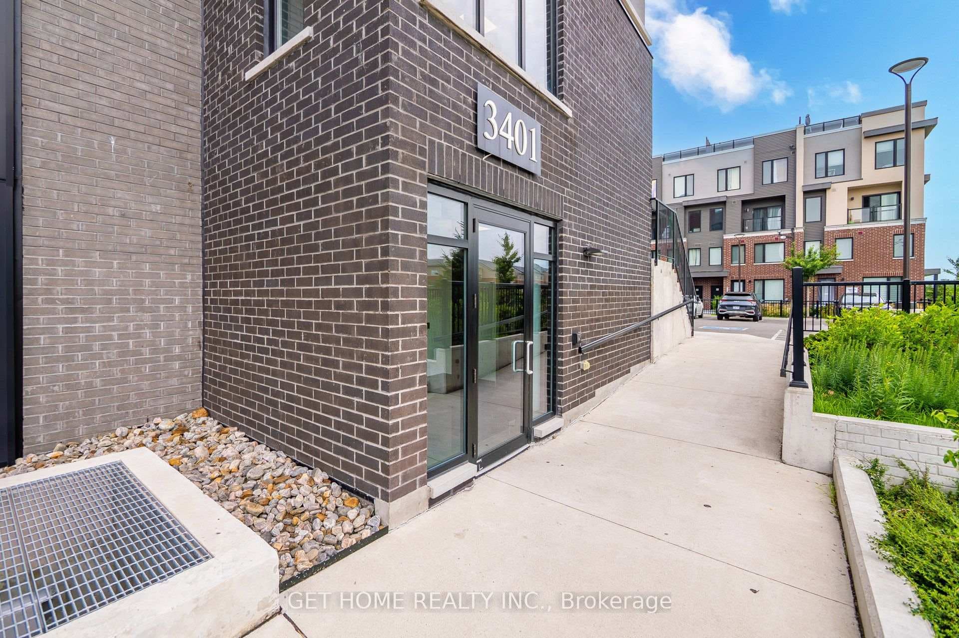 3401 Ridgeway Drive Unit 321 photo 4
