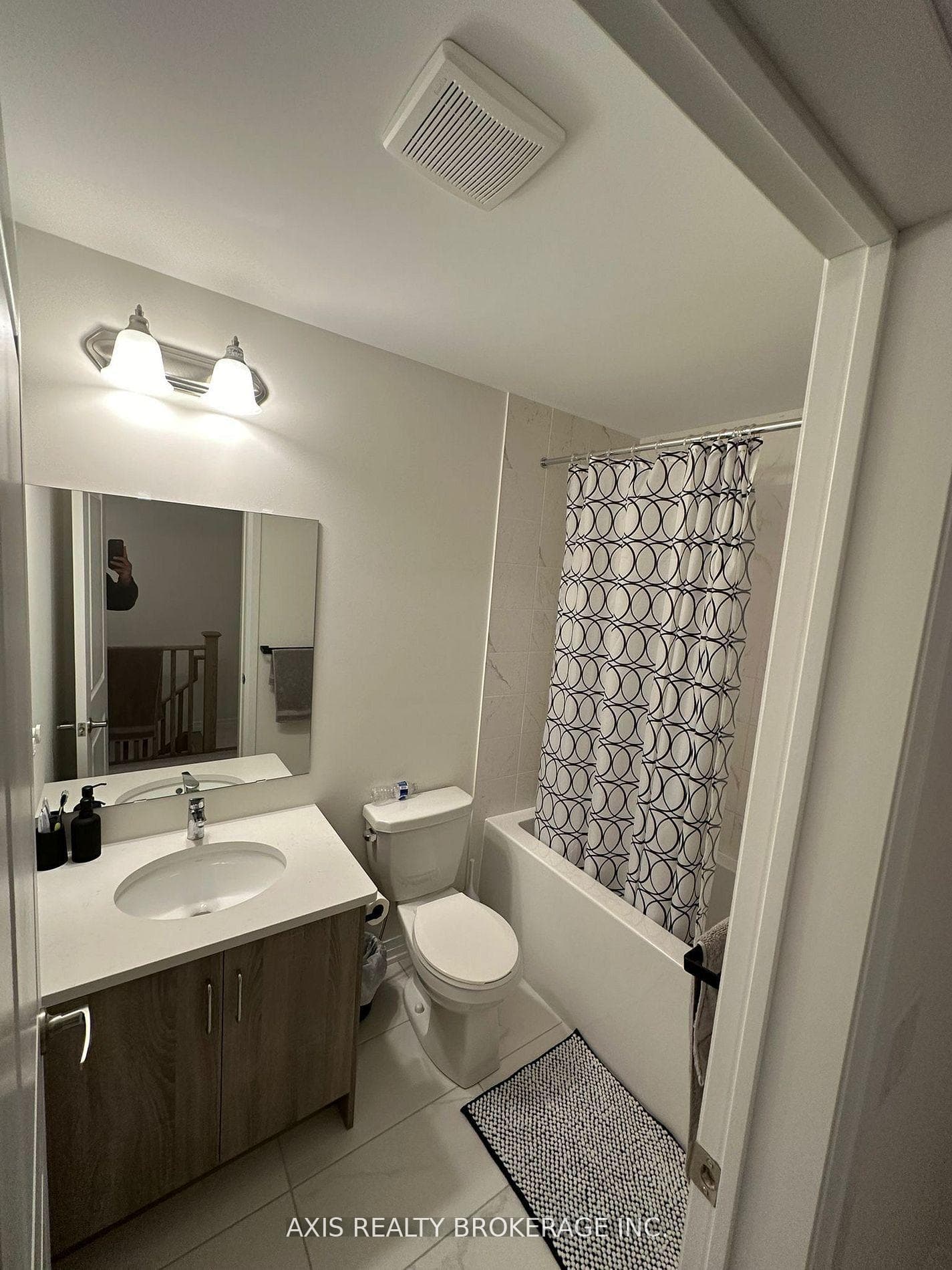 585 Colborne Street Unit 512 photo 4