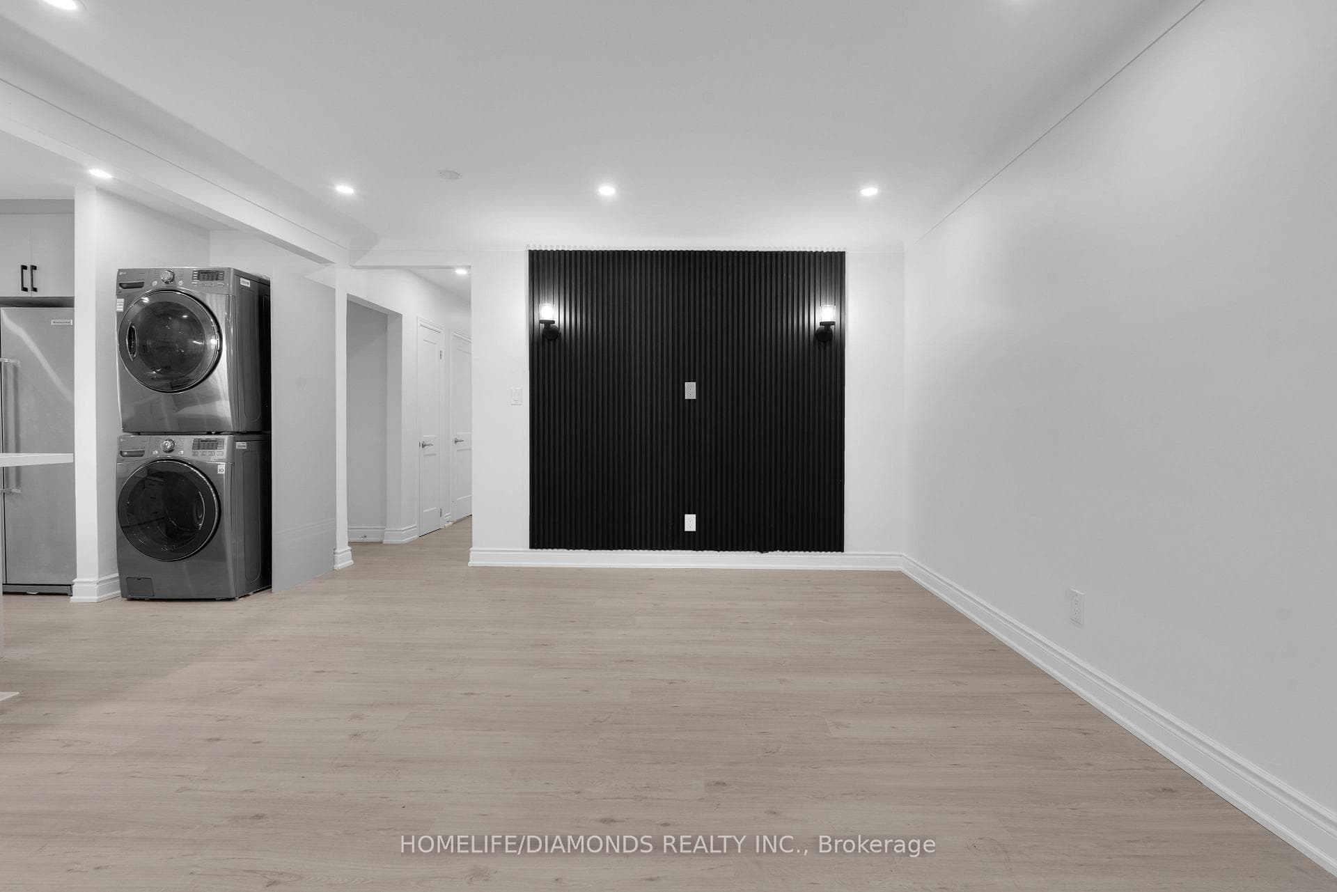 210 MACKAN Street photo 7