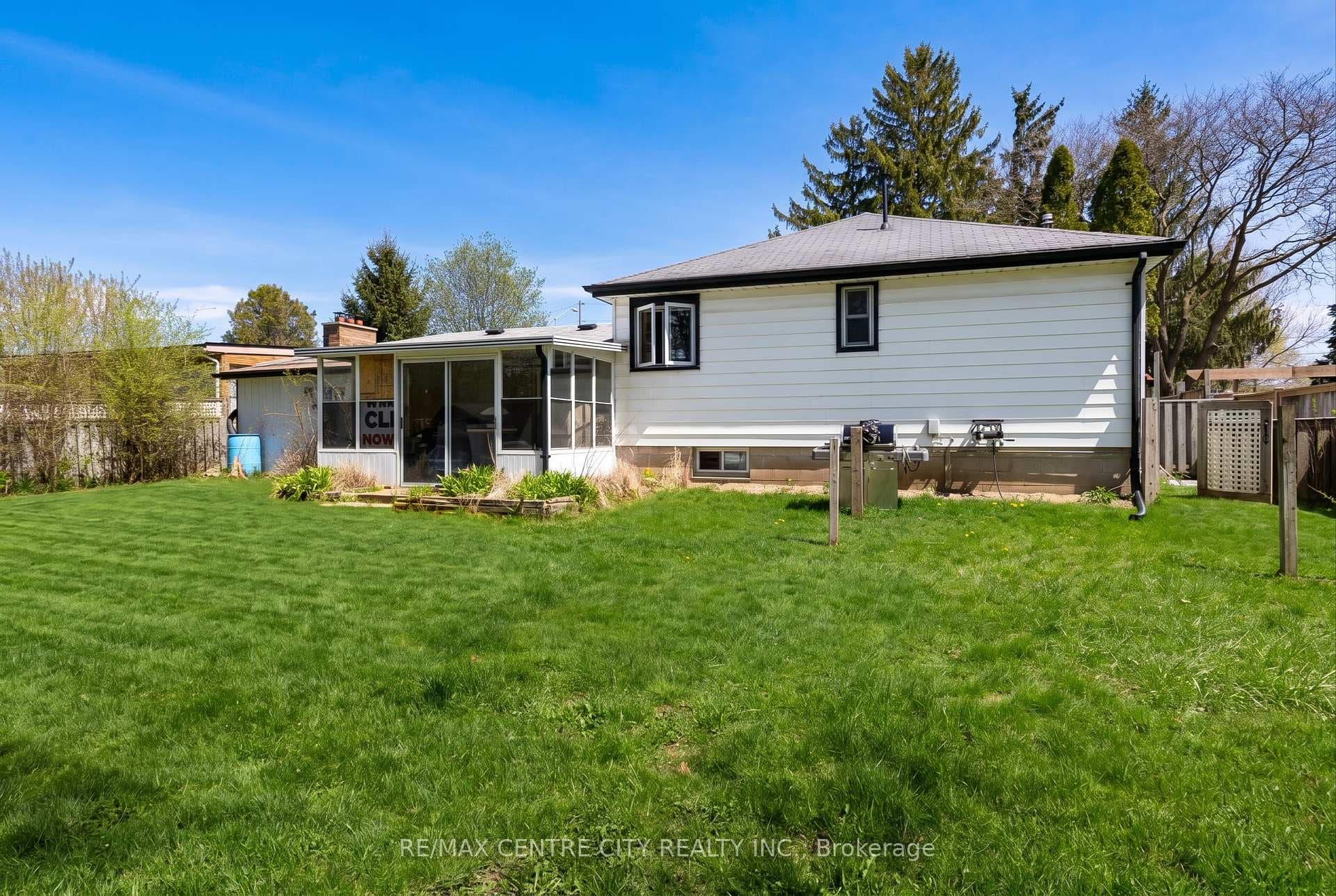 263 Clarke Road photo 6