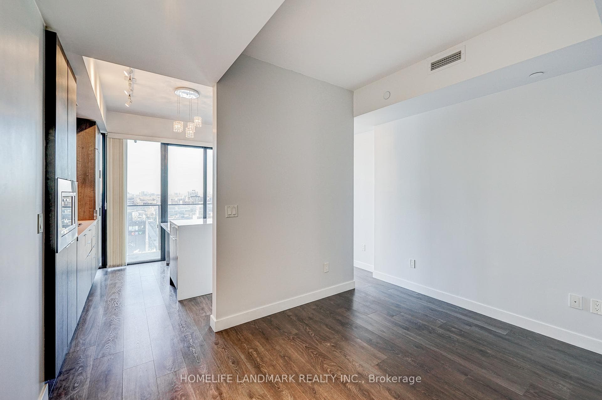 215 Queen Street Unit 1403 photo 9
