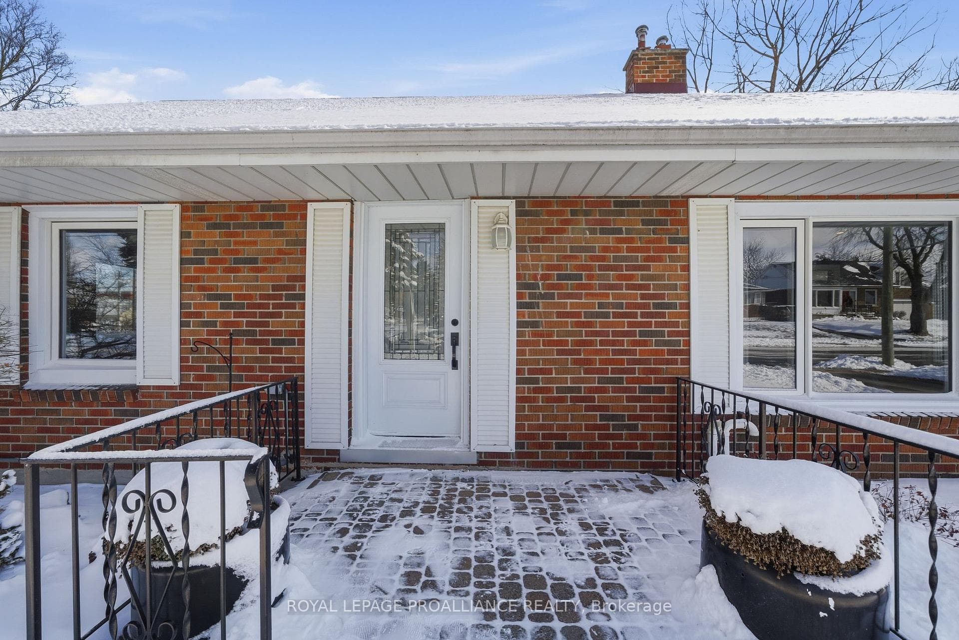 140 Hastings Drive photo 4