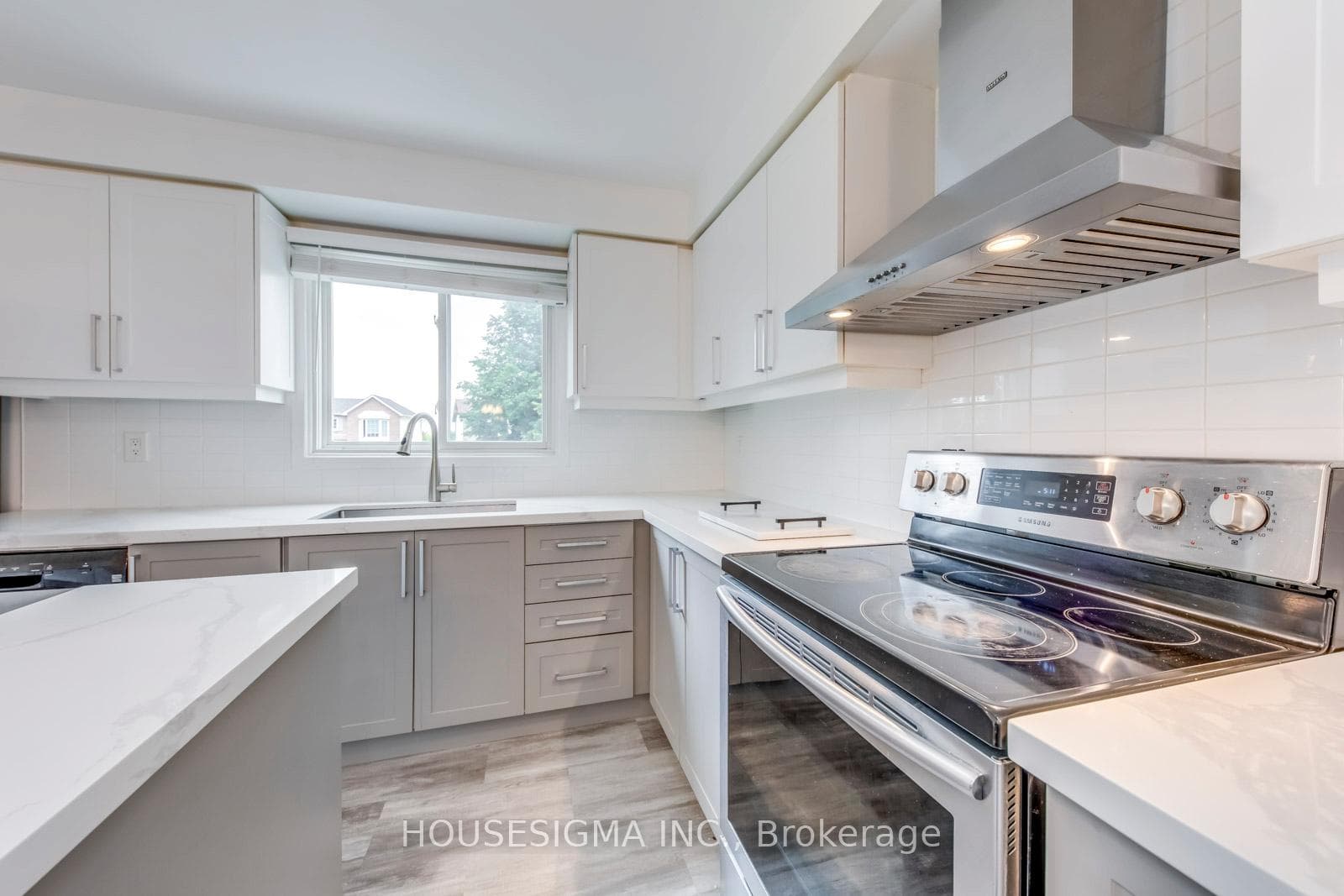 7 Wright Crescent photo 15