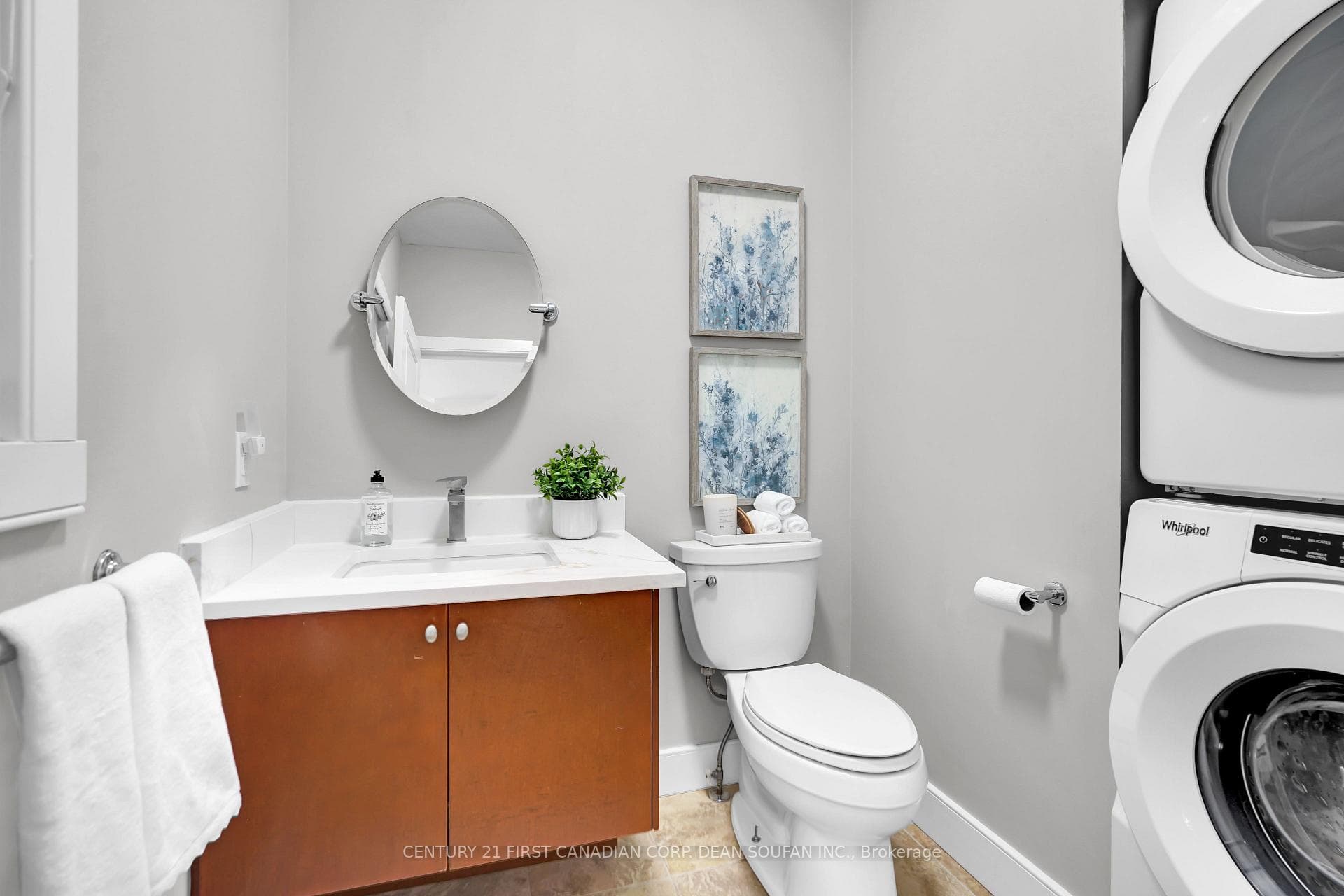 2 Franklin Avenue photo 19