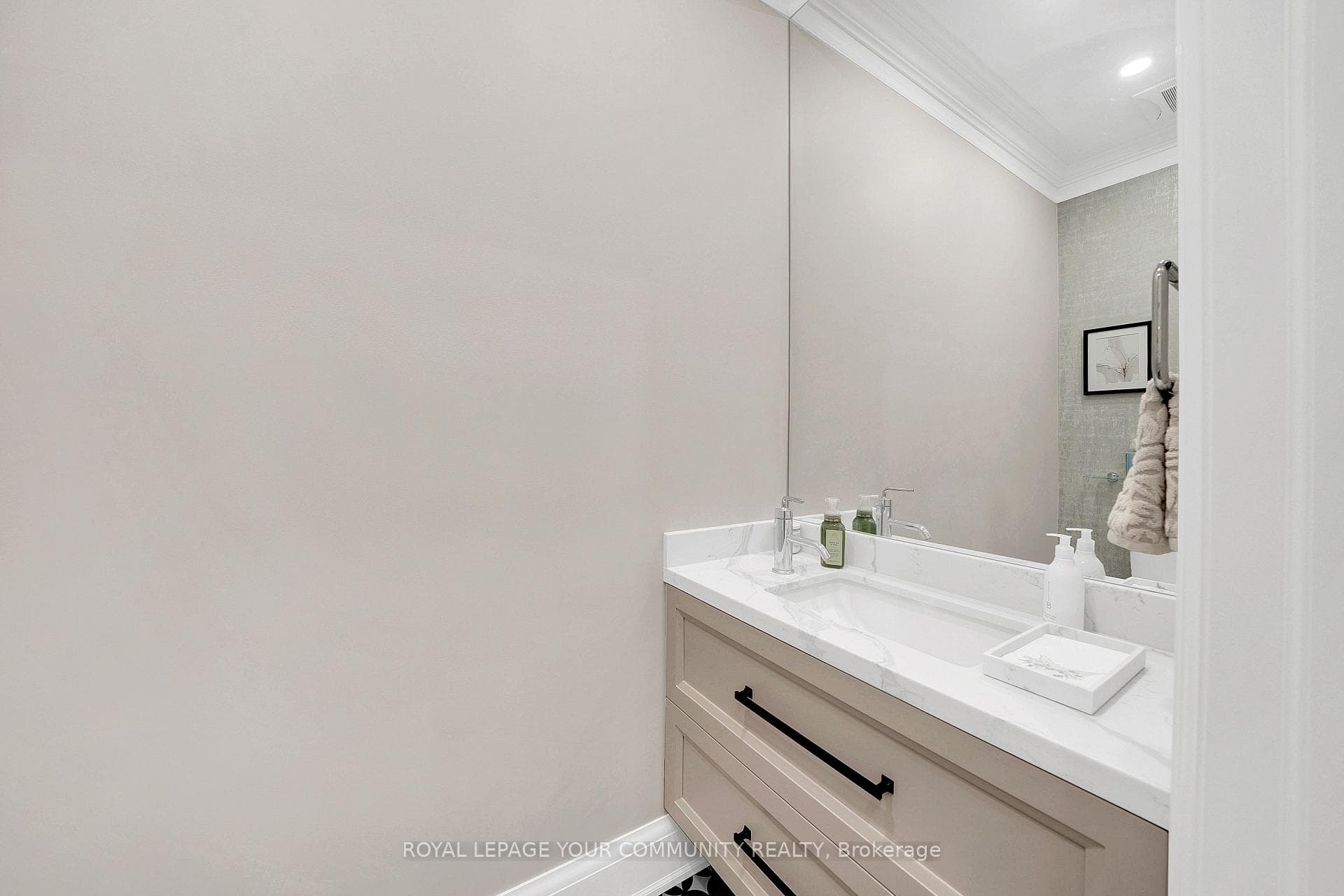 19 Pondmede Crescent photo 10