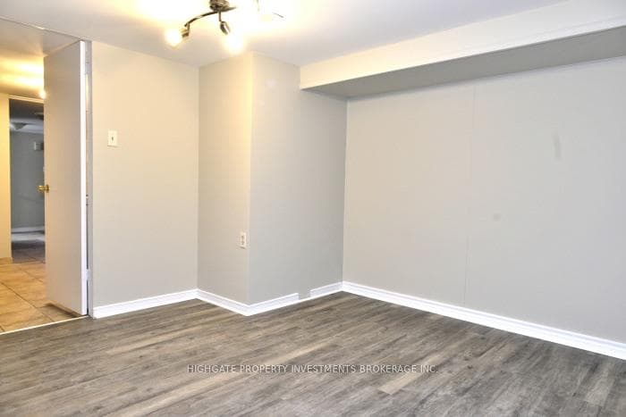 19 Avondale Boulevard Unit Bsmt photo 10