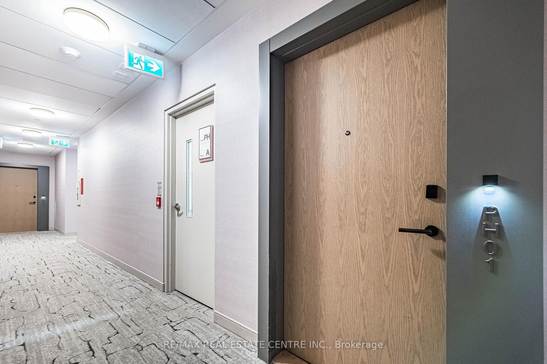 10 Eva Road Unit ph01 photo 3