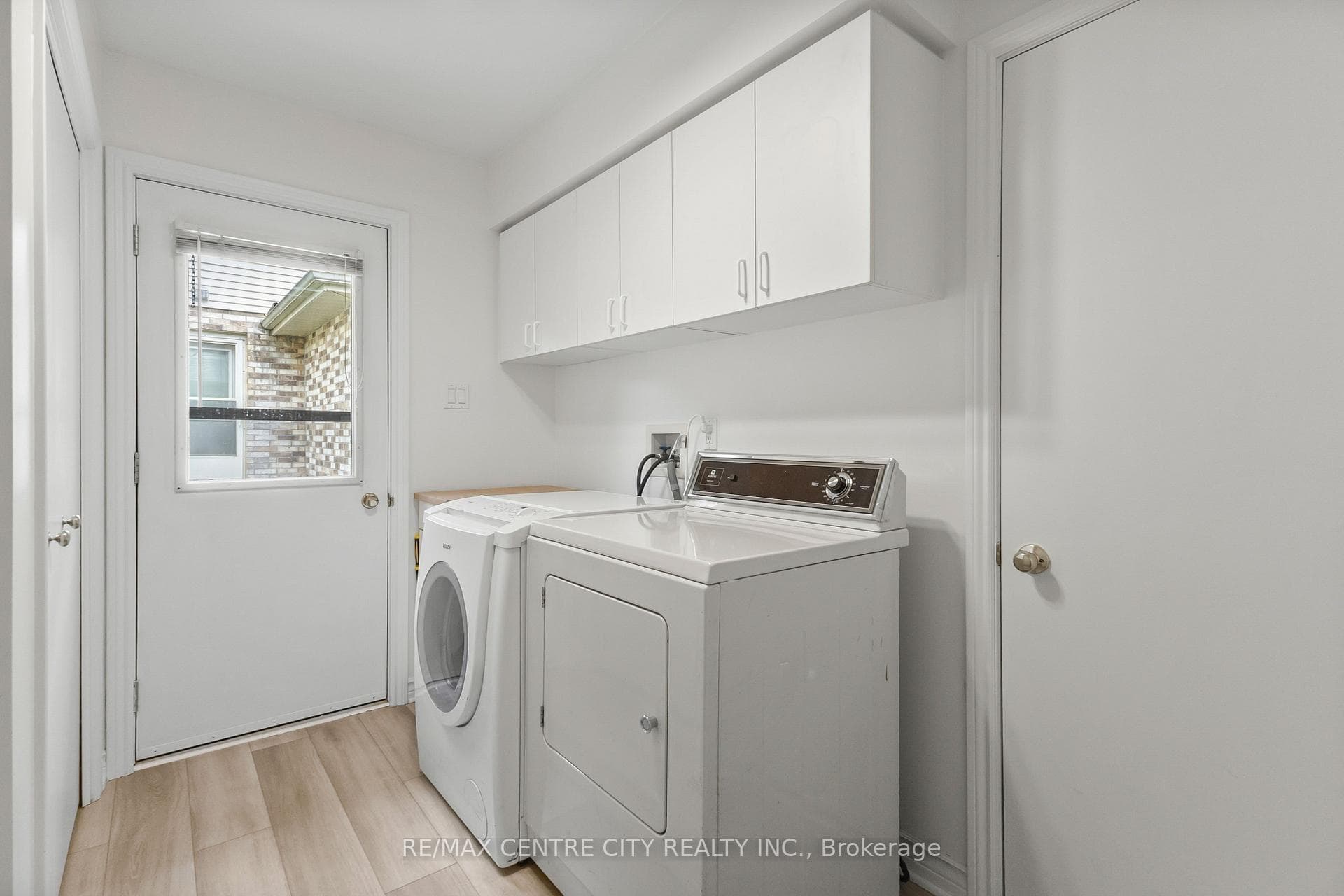 83 Bracebridge Court photo 23