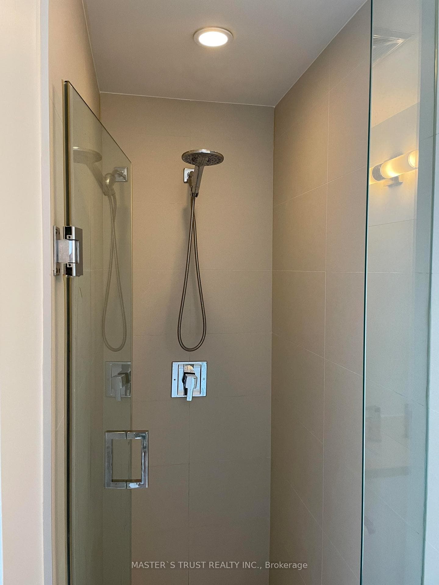 8 Eglinton Avenue Unit 4512 photo 13