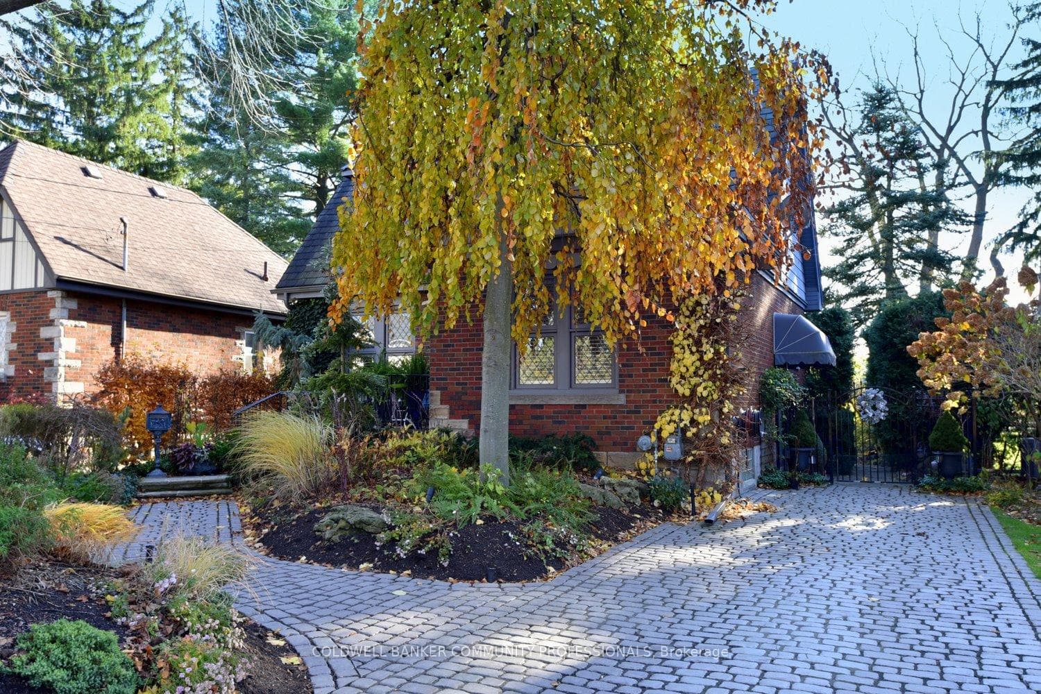 9 Rowanwood Avenue photo 1