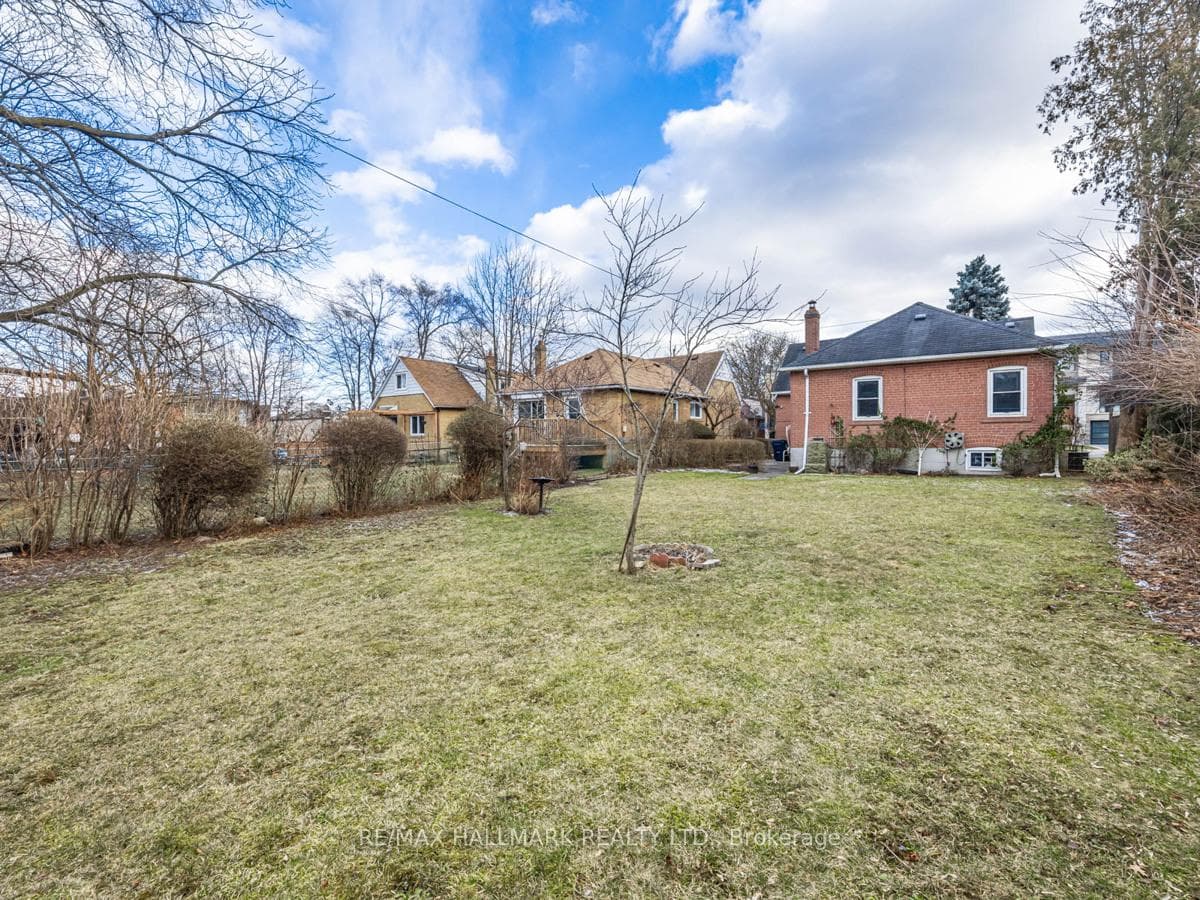 46 Dunblaine Avenue photo 32