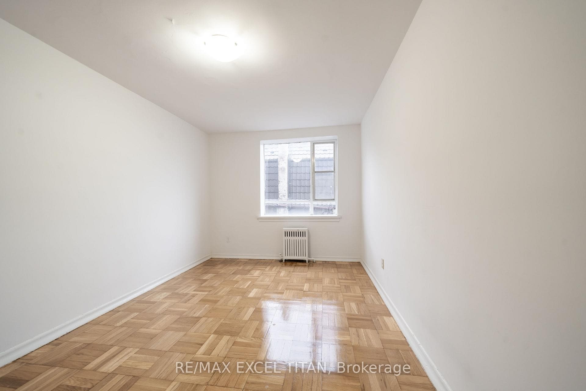 2507 Eglinton Avenue Unit 106 photo 6