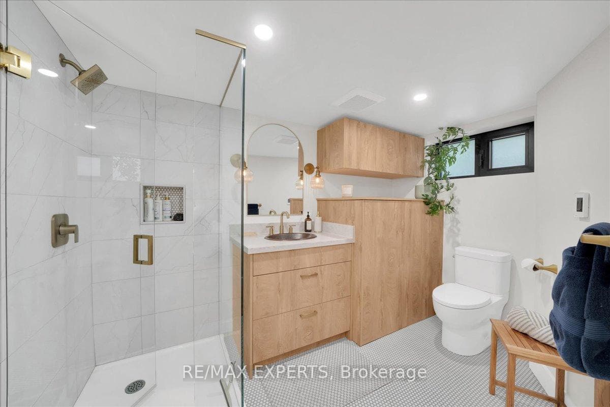 525 King Street photo 26