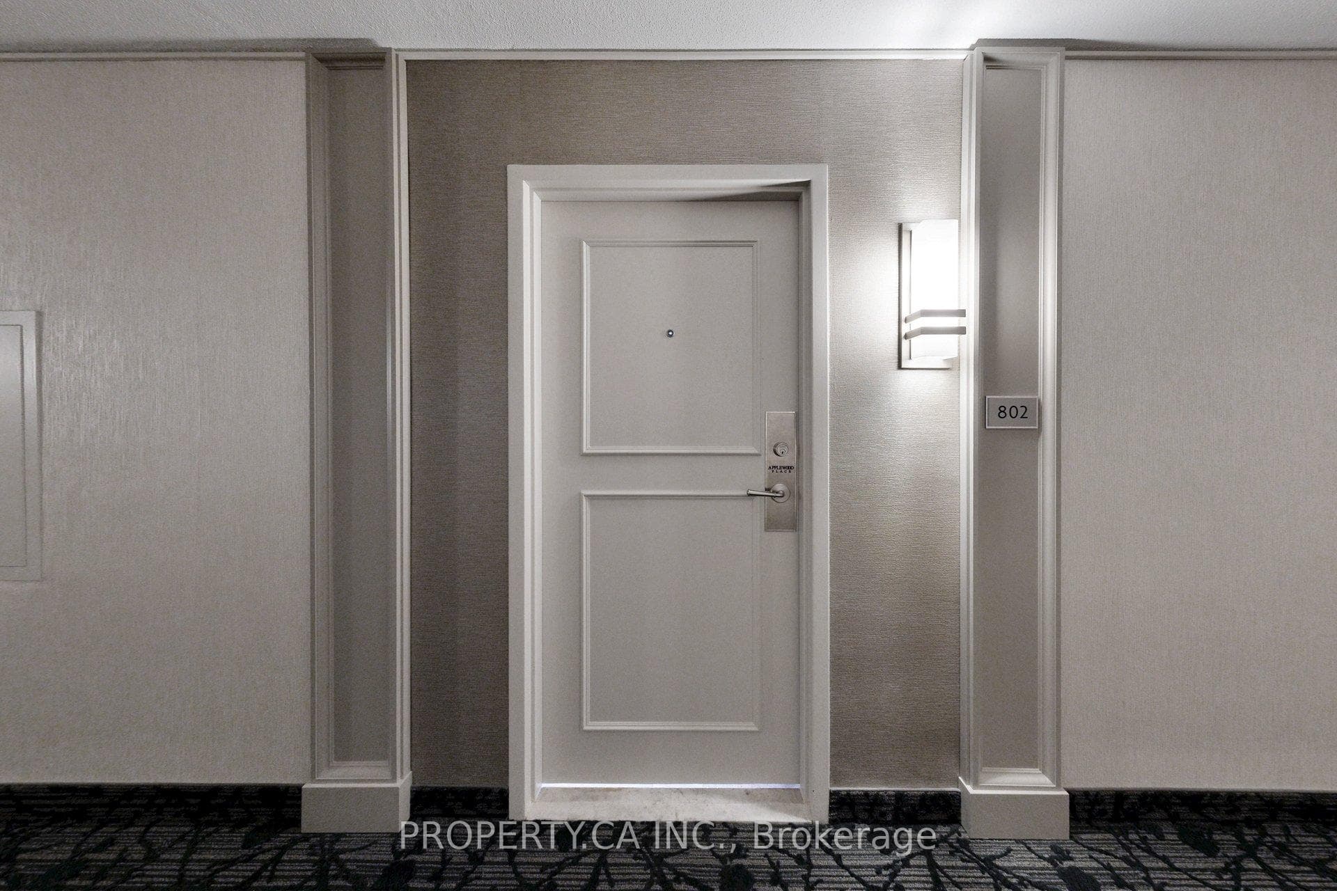 1333 Bloor Street Unit 802 photo 2