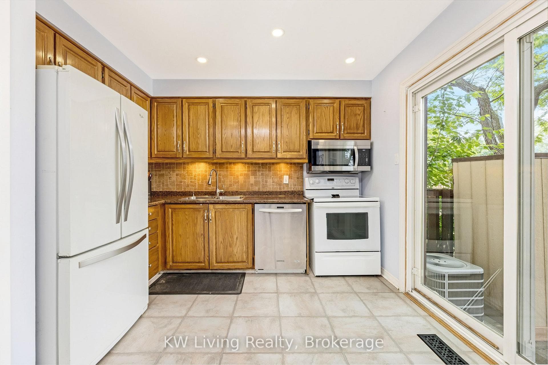 6679 Shelter Bay N/A Unit 11 photo 8