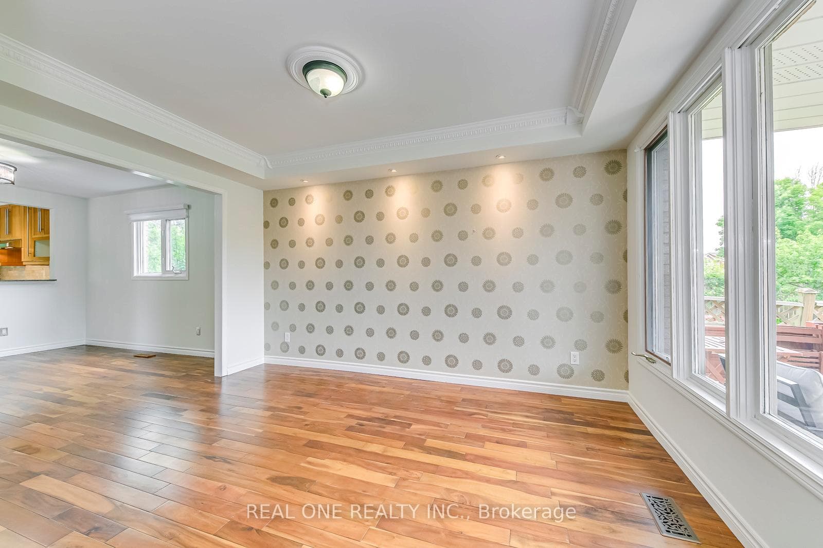 2577 Innisfil Road photo 5