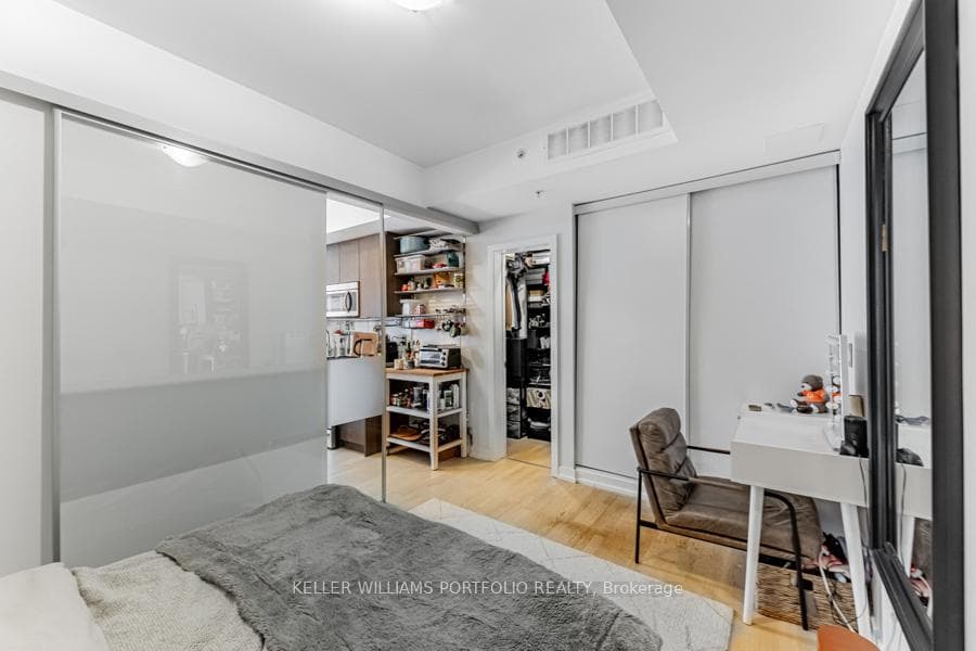 150 Broadview Avenue Unit 20 photo 16