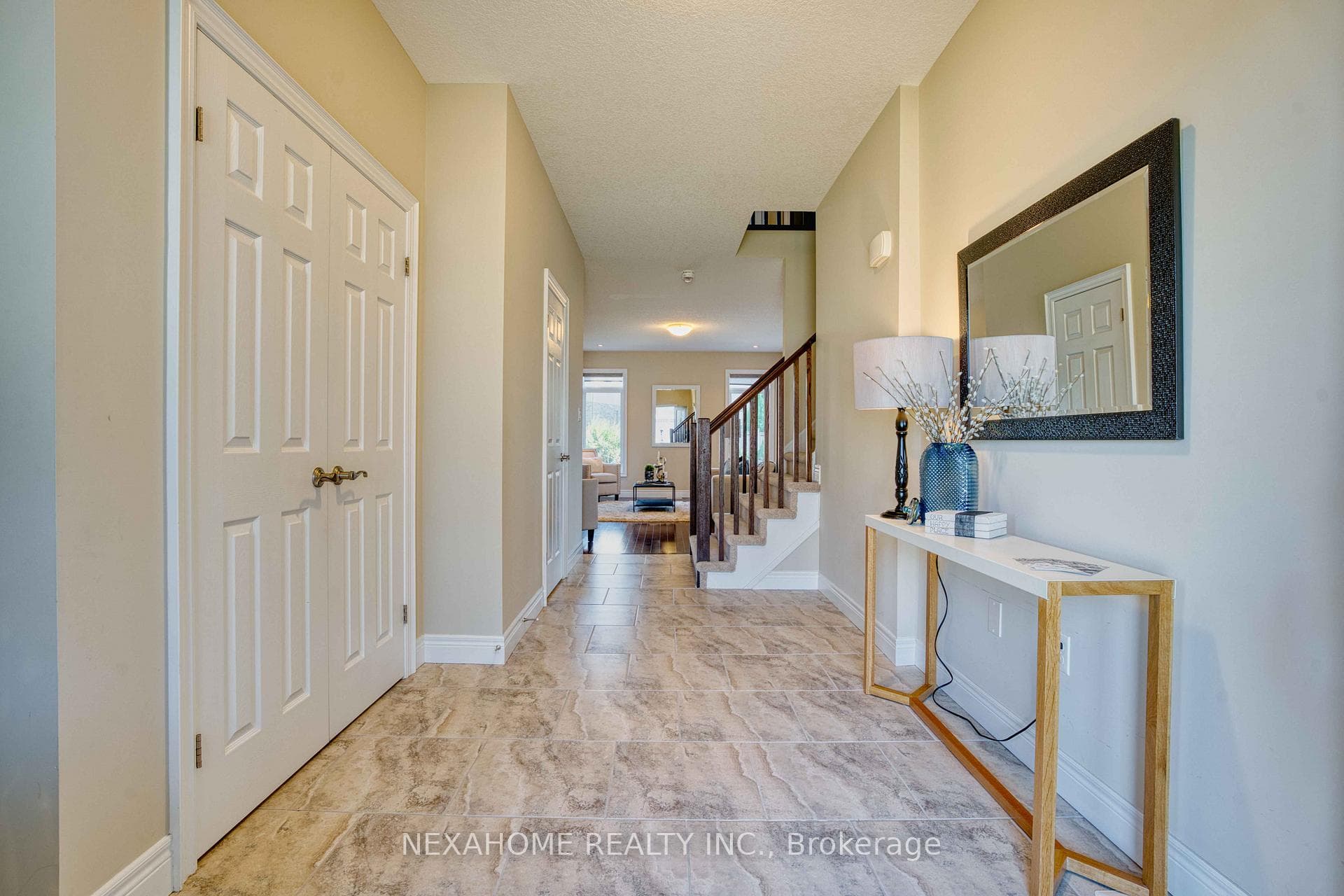 2400 Callingham Drive photo 4