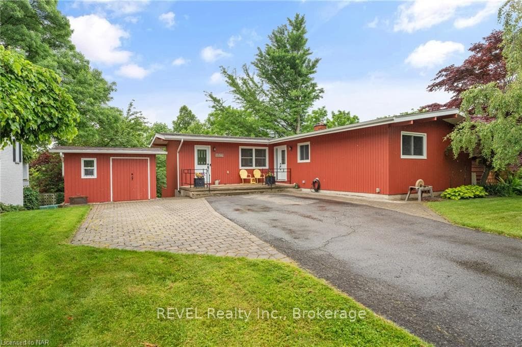 1677 GREGORY Road photo 5