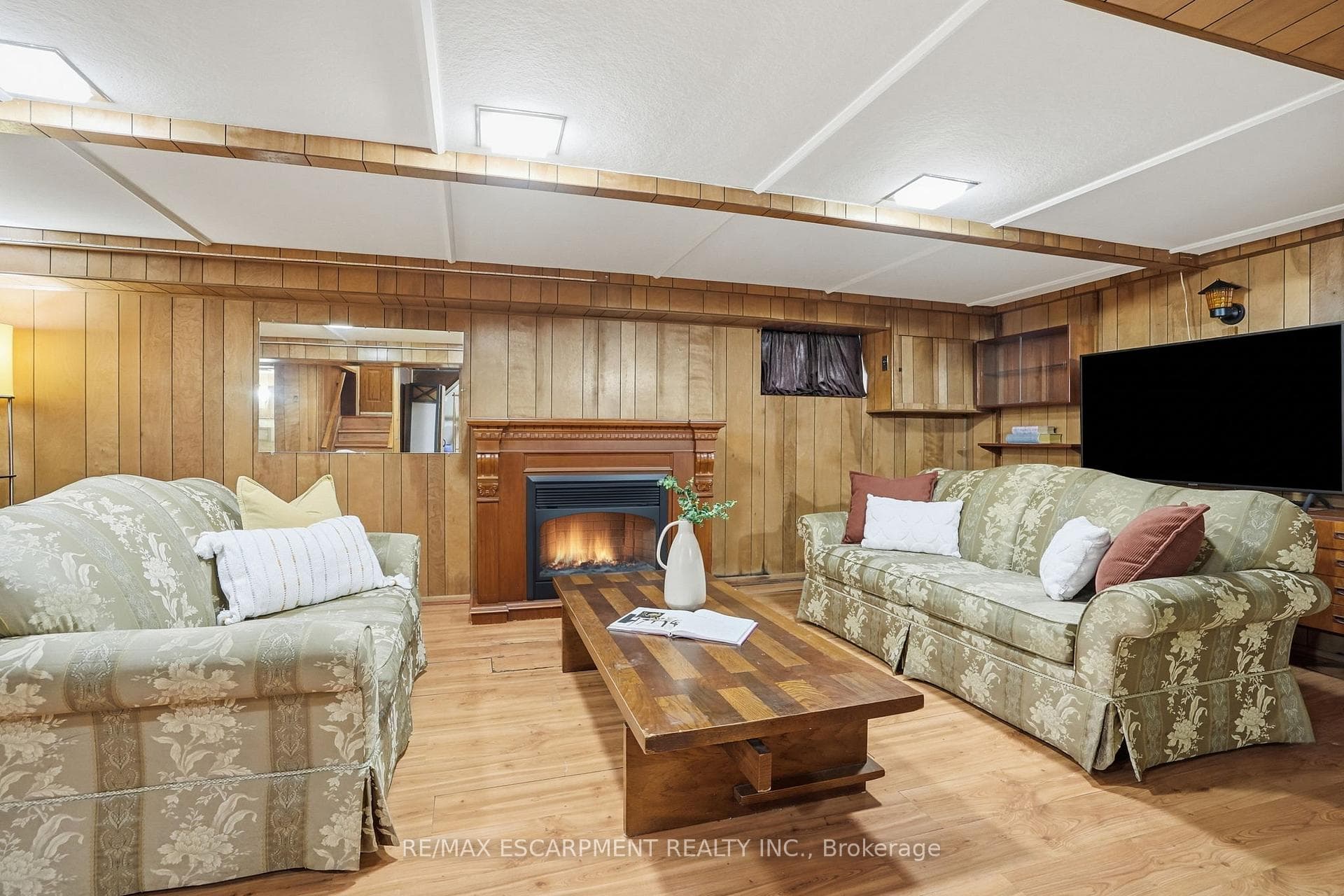 4 Duncombe Drive photo 24