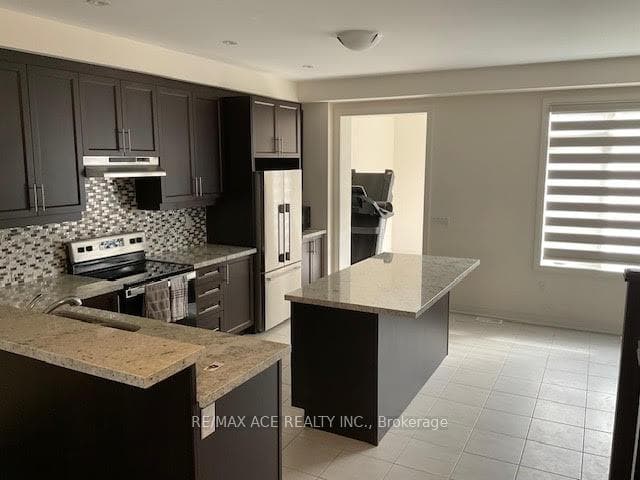 88 Pearman Crescent photo 5