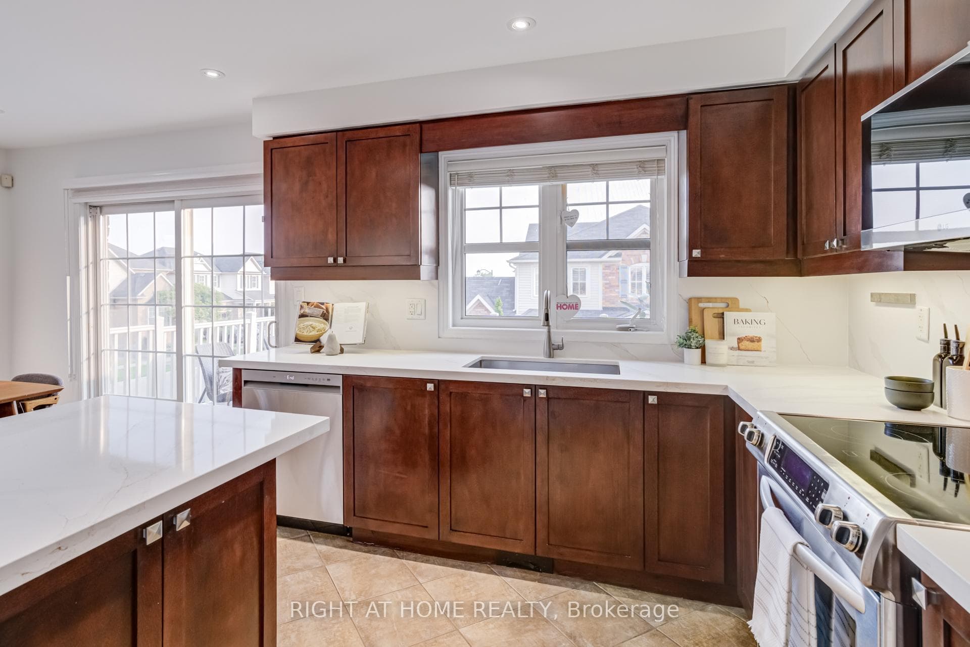 664 Scott Boulevard photo 22