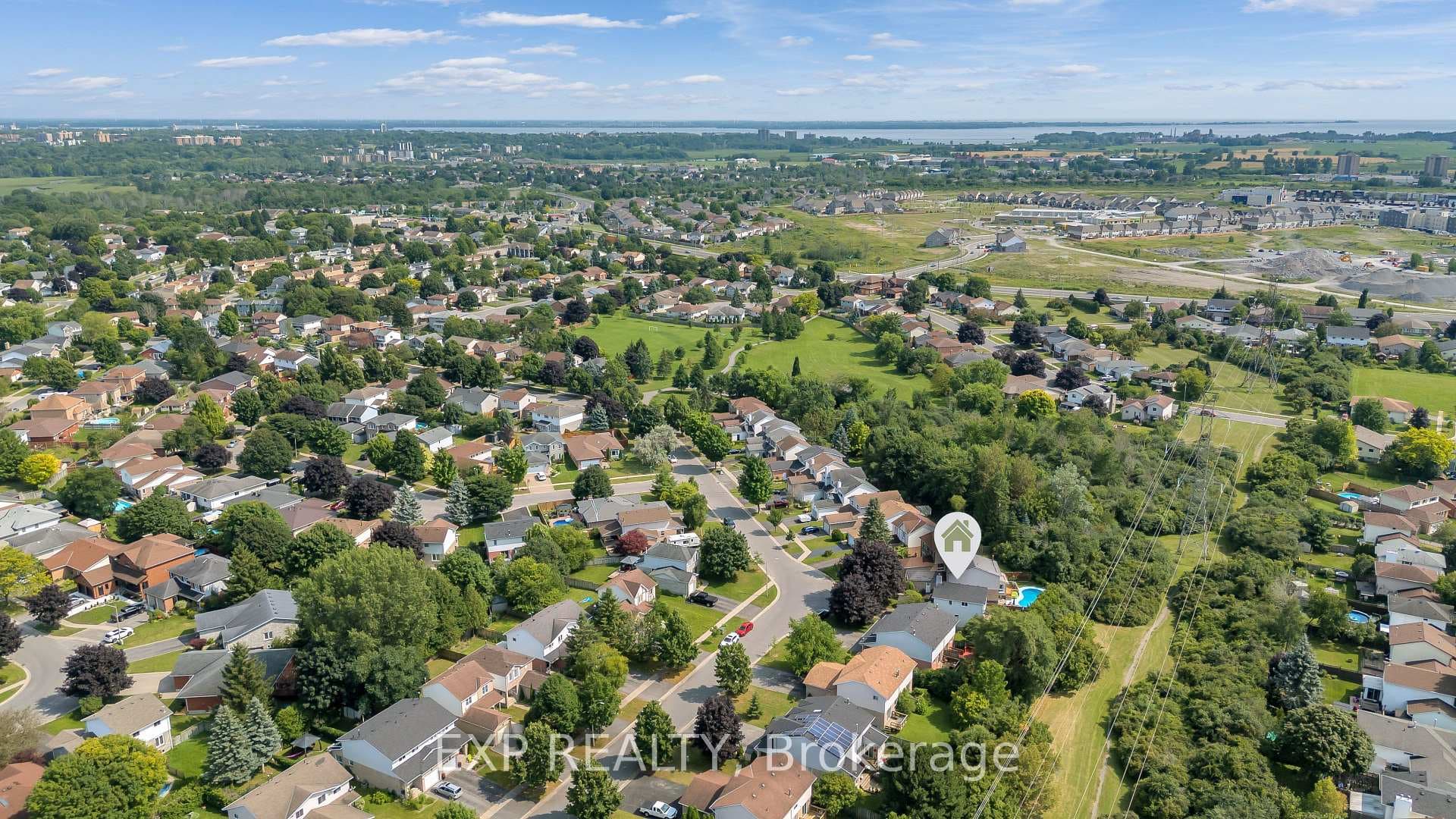 872 Muirfield Crescent photo 40