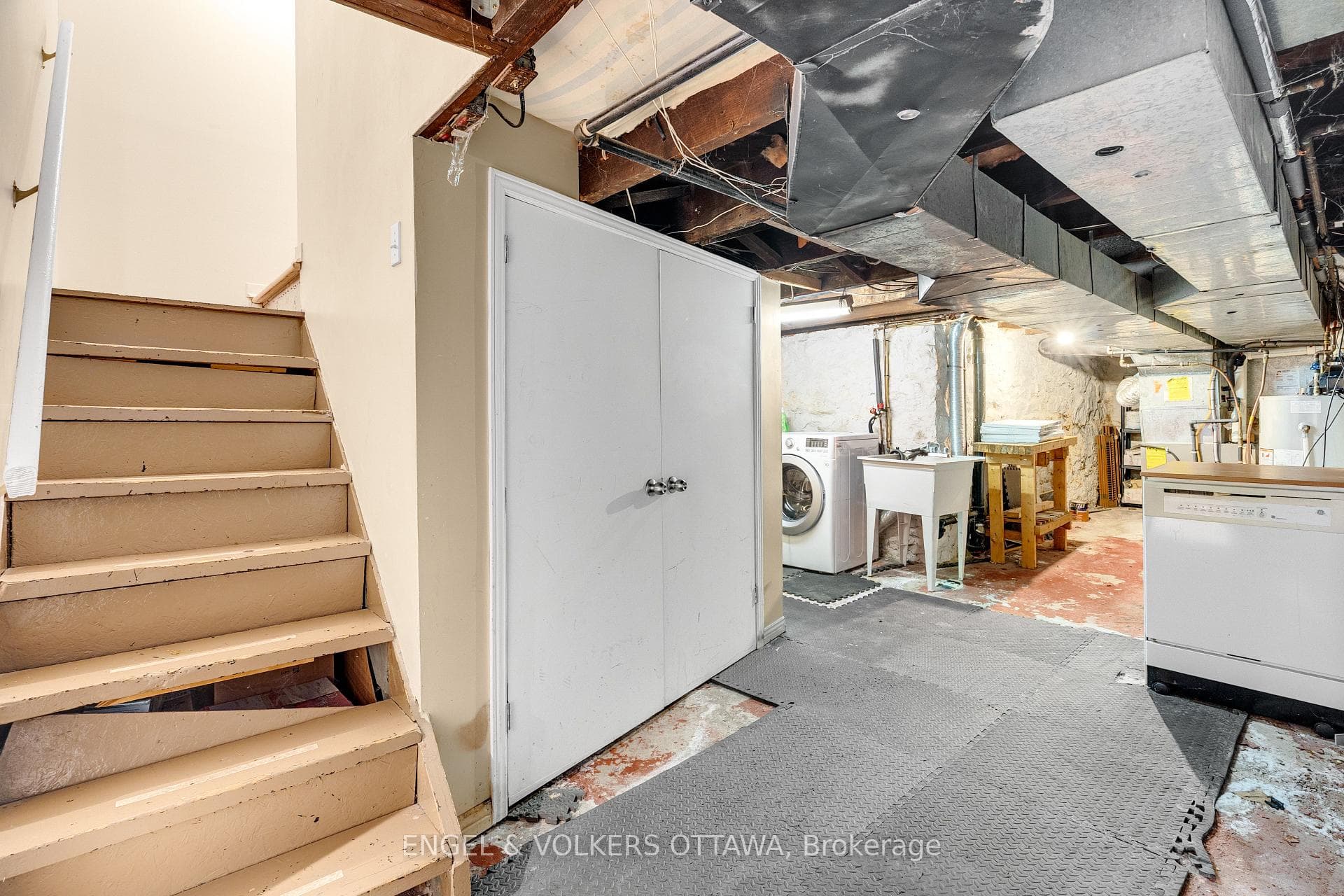 293 Somerset Street photo 40