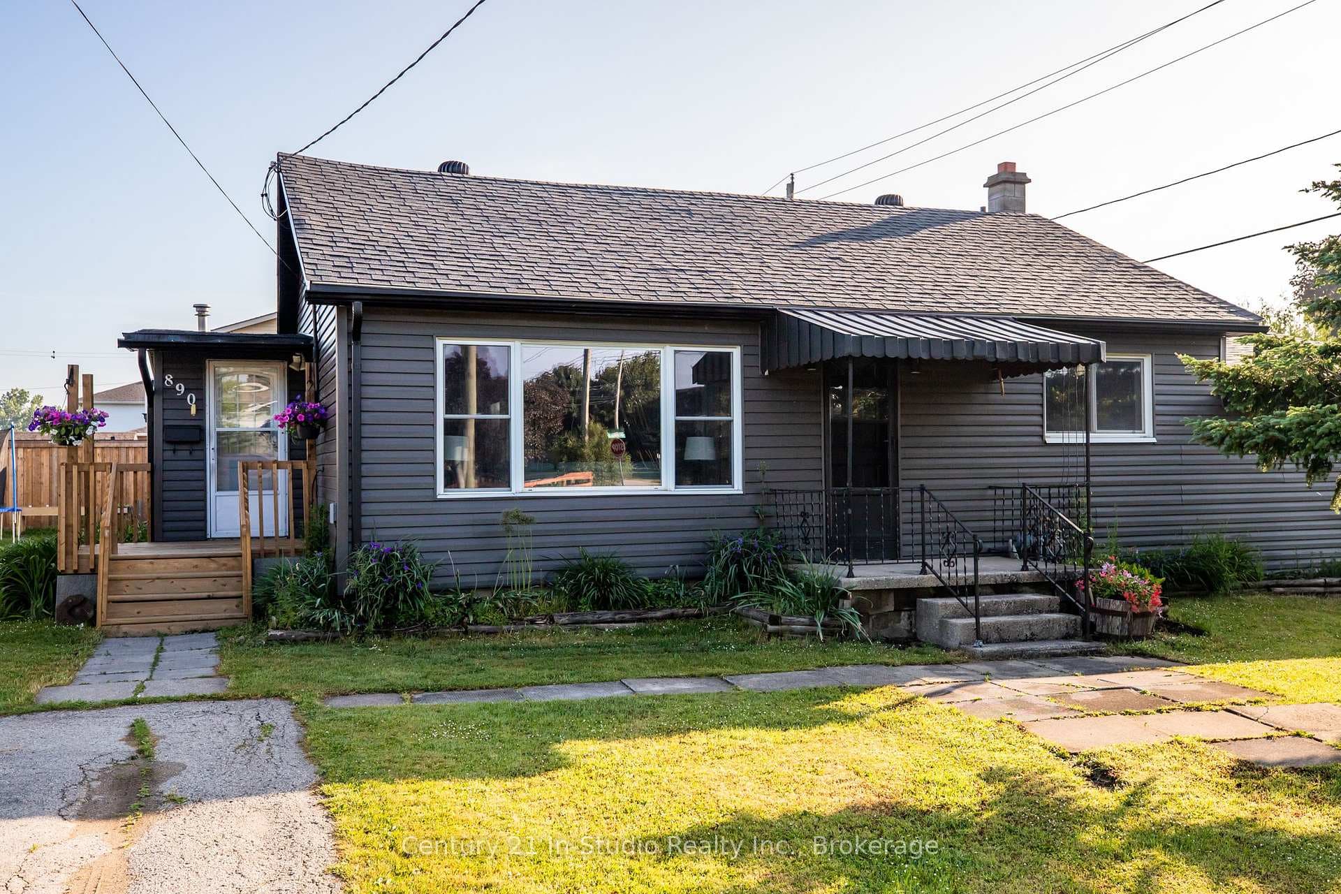 890 20th Street photo 2