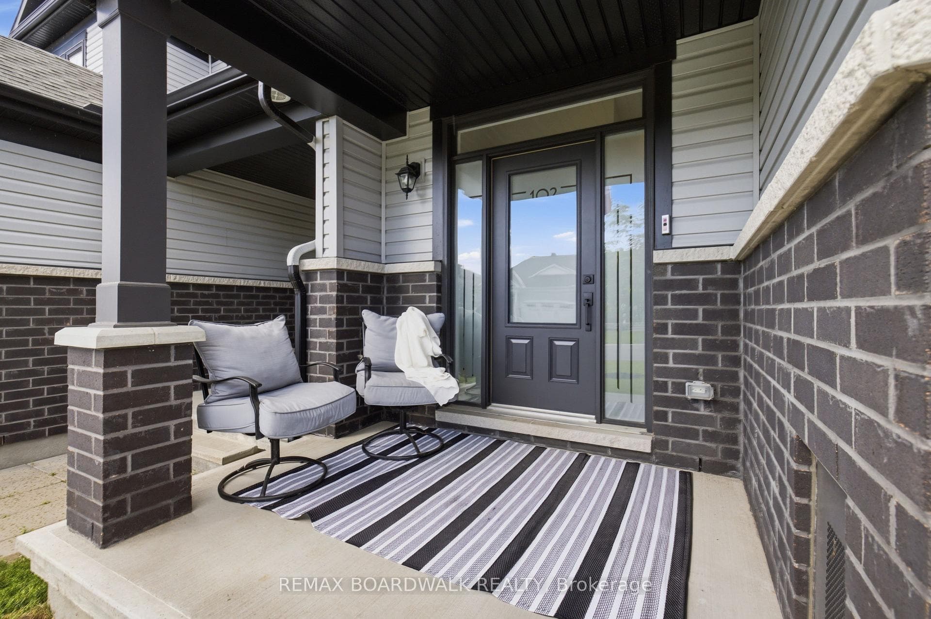 102 Patchell Place photo 2