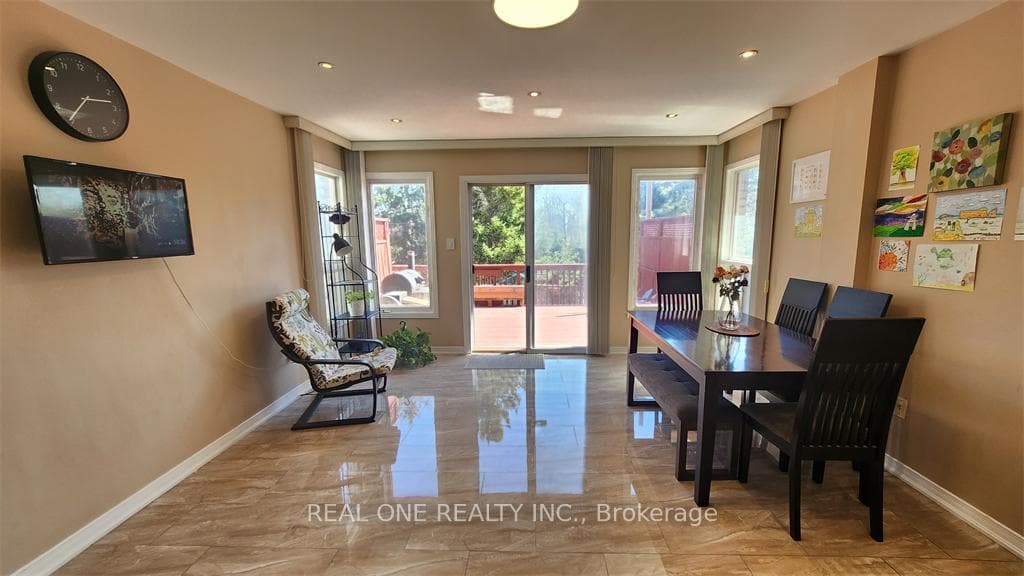 2570 Dinning Court photo 7