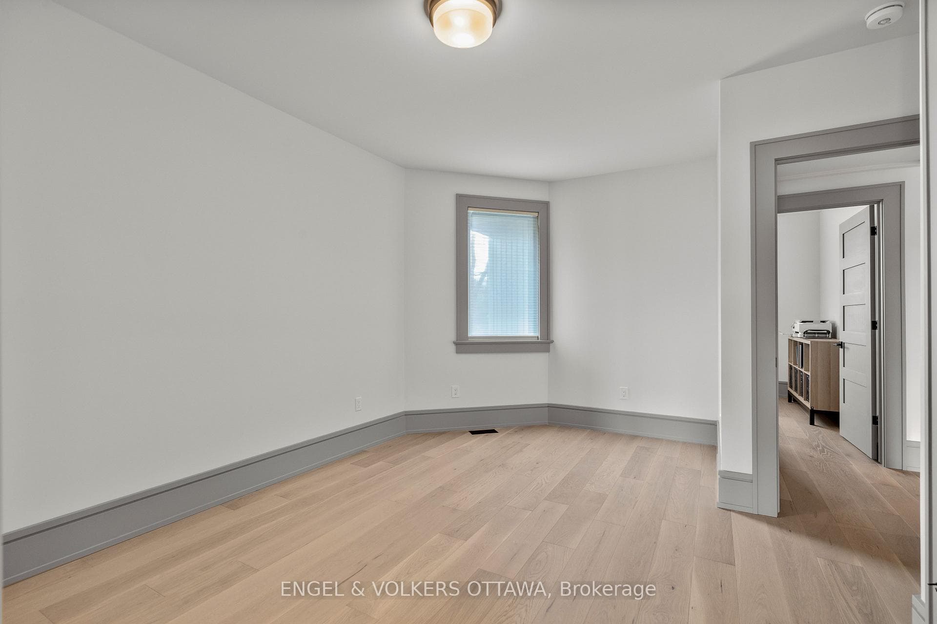 37 Clarendon Avenue photo 36