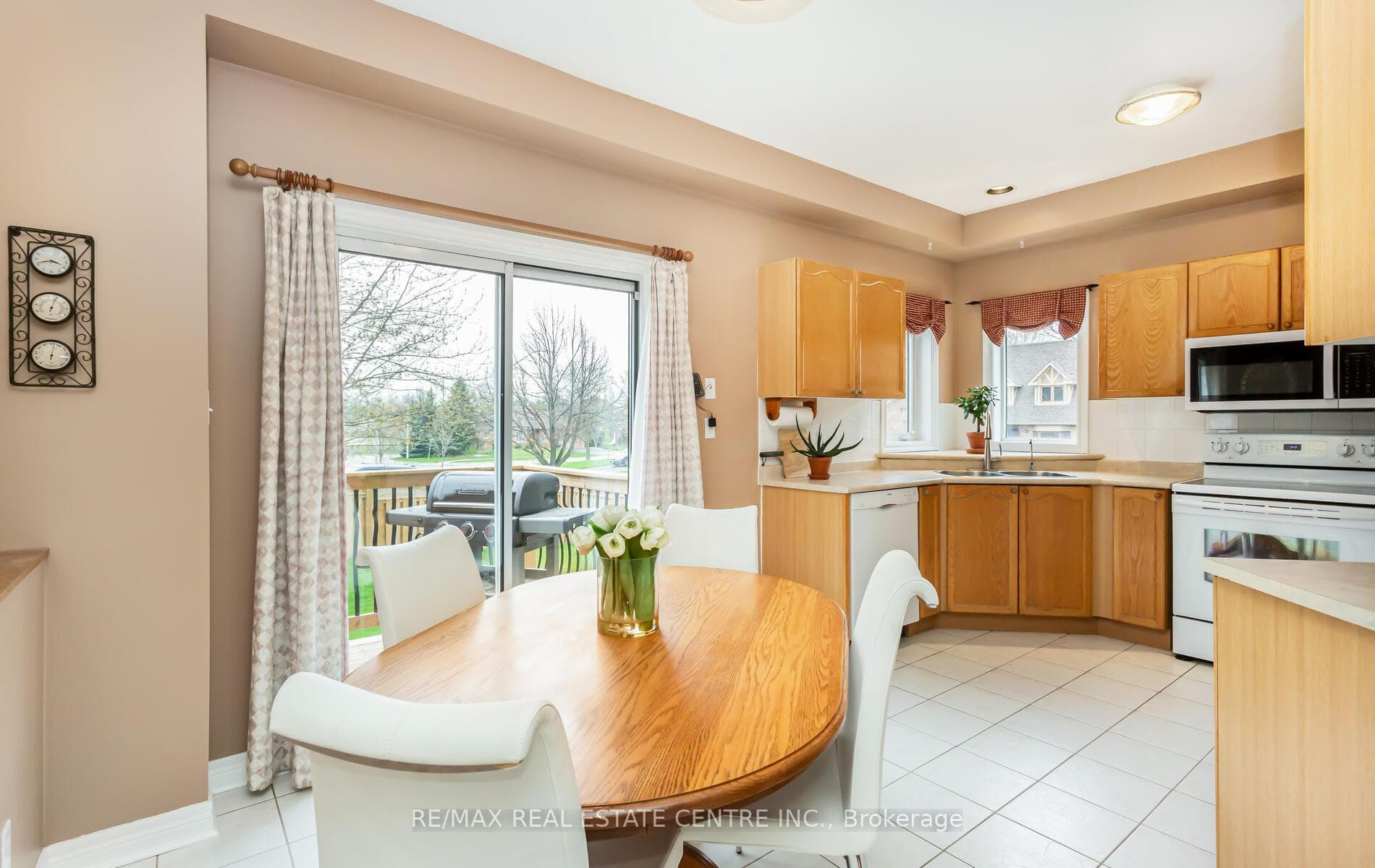 255 BARBER Drive photo 15