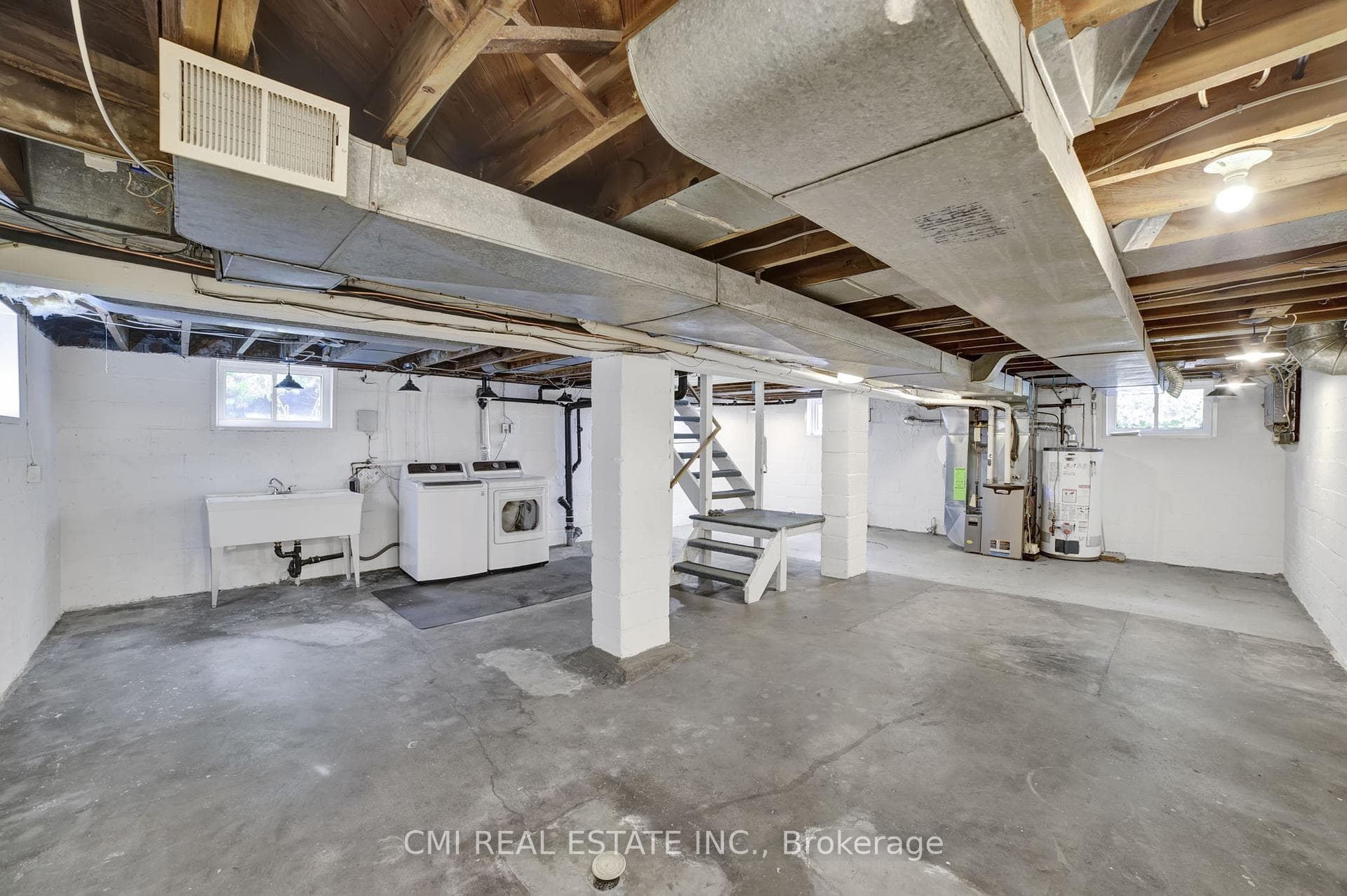 978 North Shore Boulevard photo 32