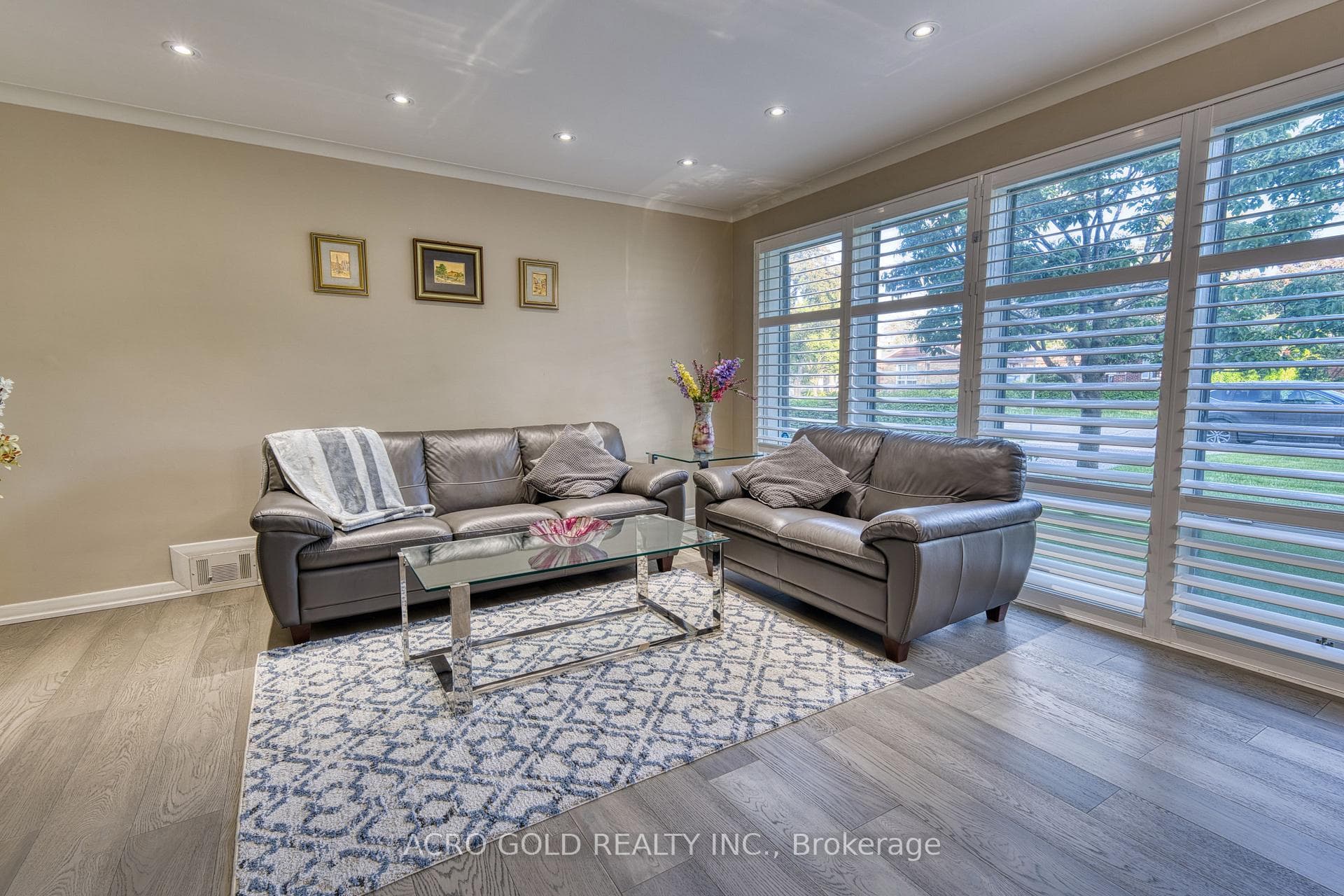 10 Kennebec Crescent photo 9