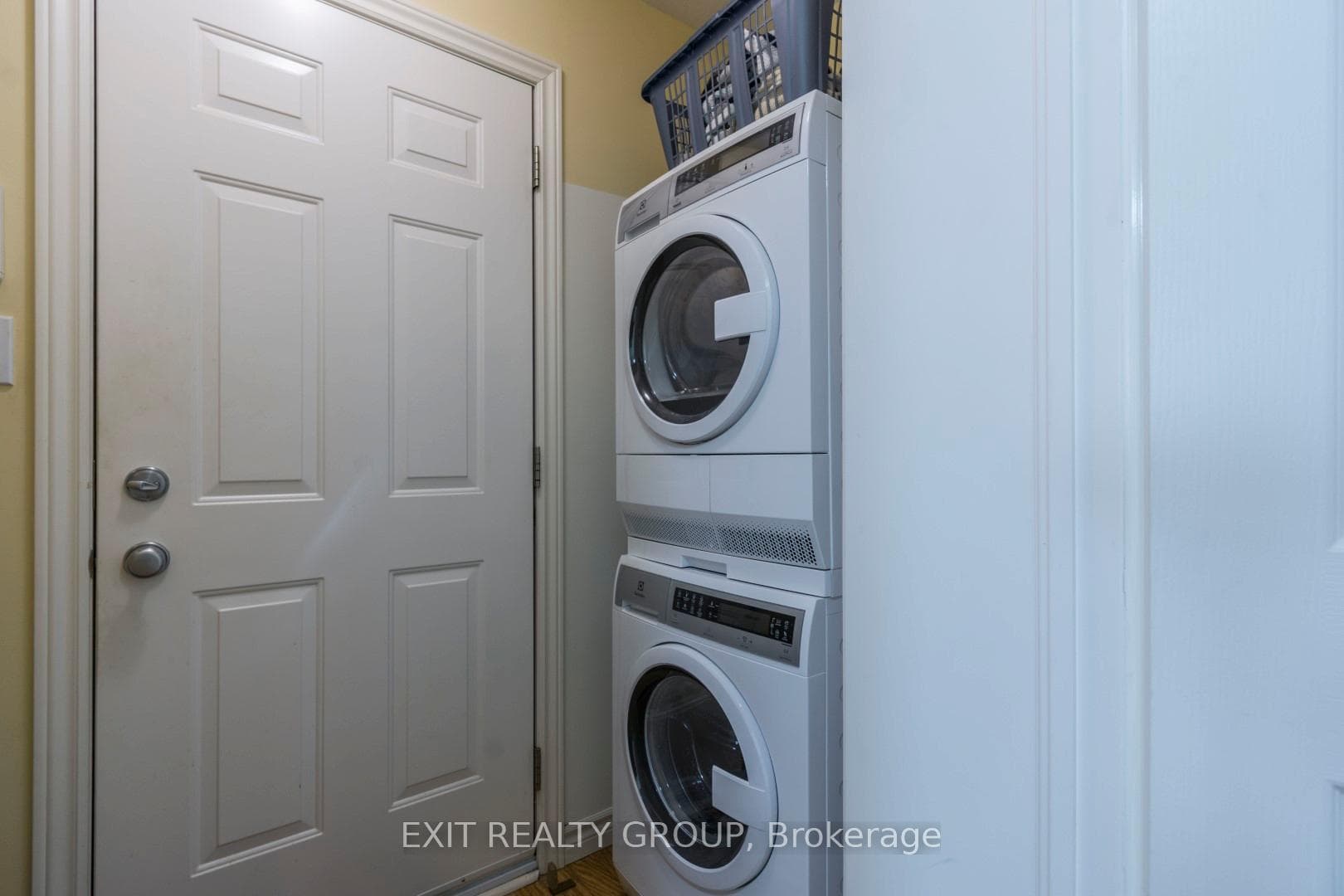 55 Elmdale Drive photo 24