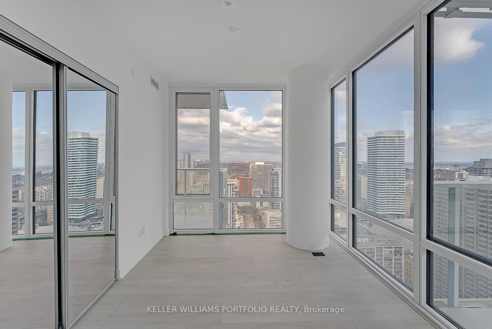 501 Yonge Street Unit 3009 photo 11