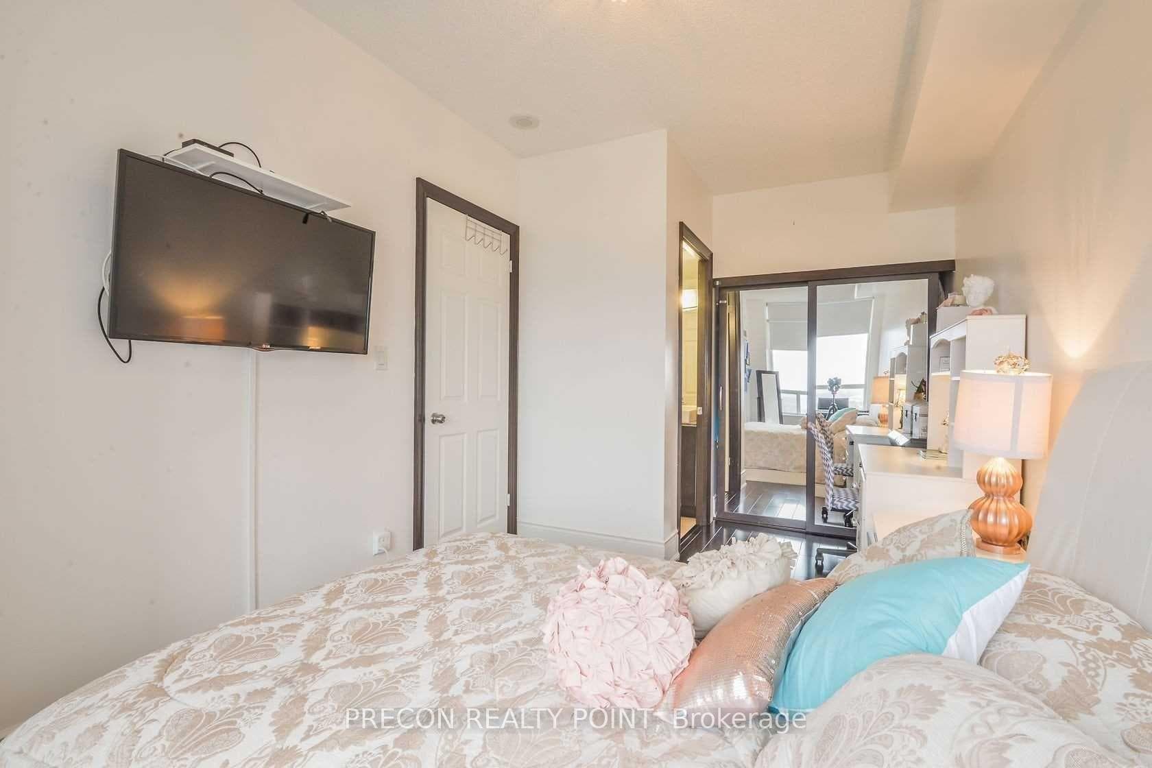 3880 Duke Of York Boulevard Unit 3006 photo 15