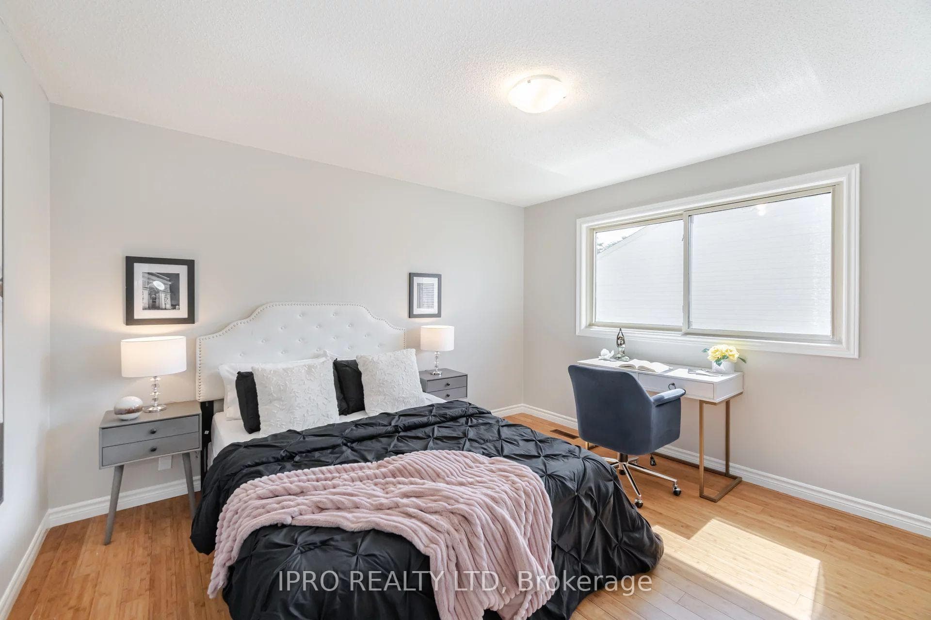 13 Jameson Crescent photo 17